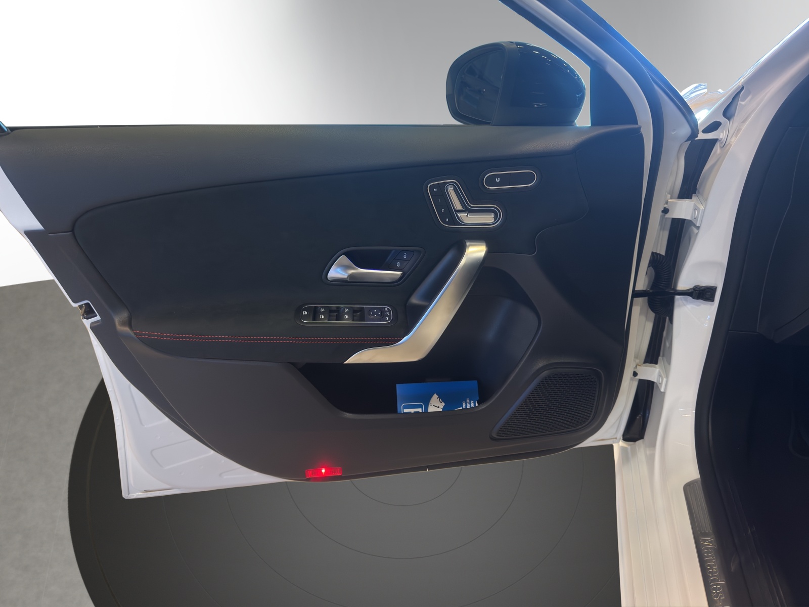 Image MERCEDES-BENZ A-200 A 200 Night Star 7G-DCT