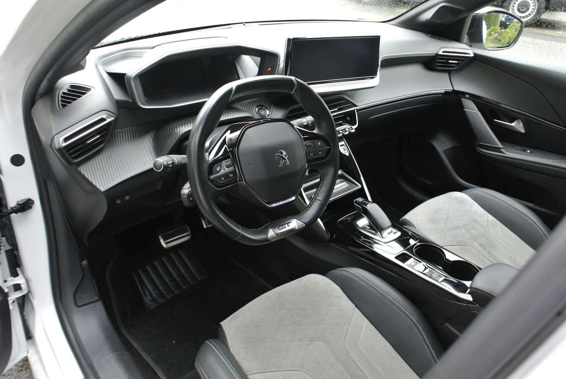 PEUGEOT 208 Elektrik GT Pack-image-21