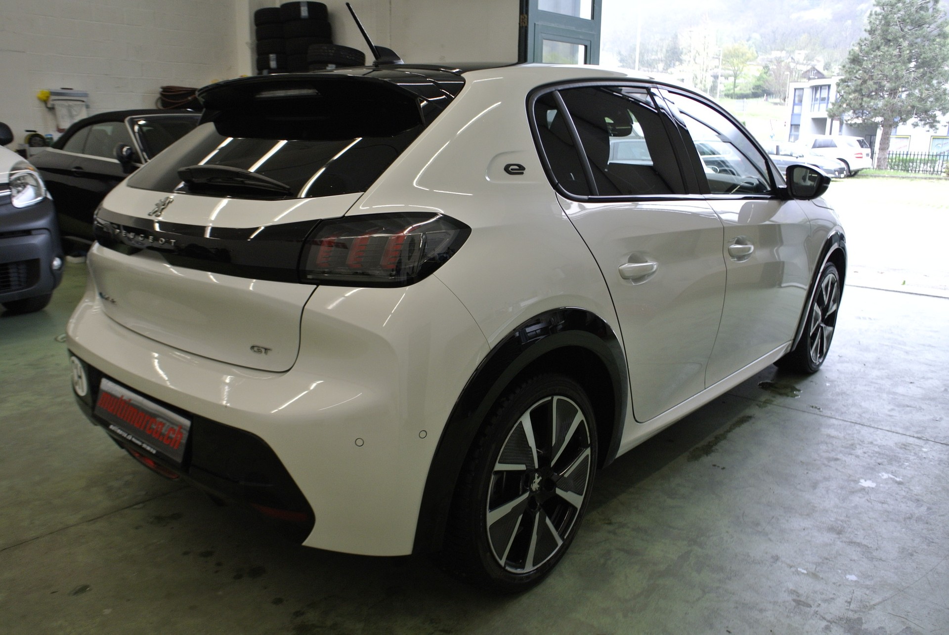 PEUGEOT 208 Elektrik GT Pack-image-5