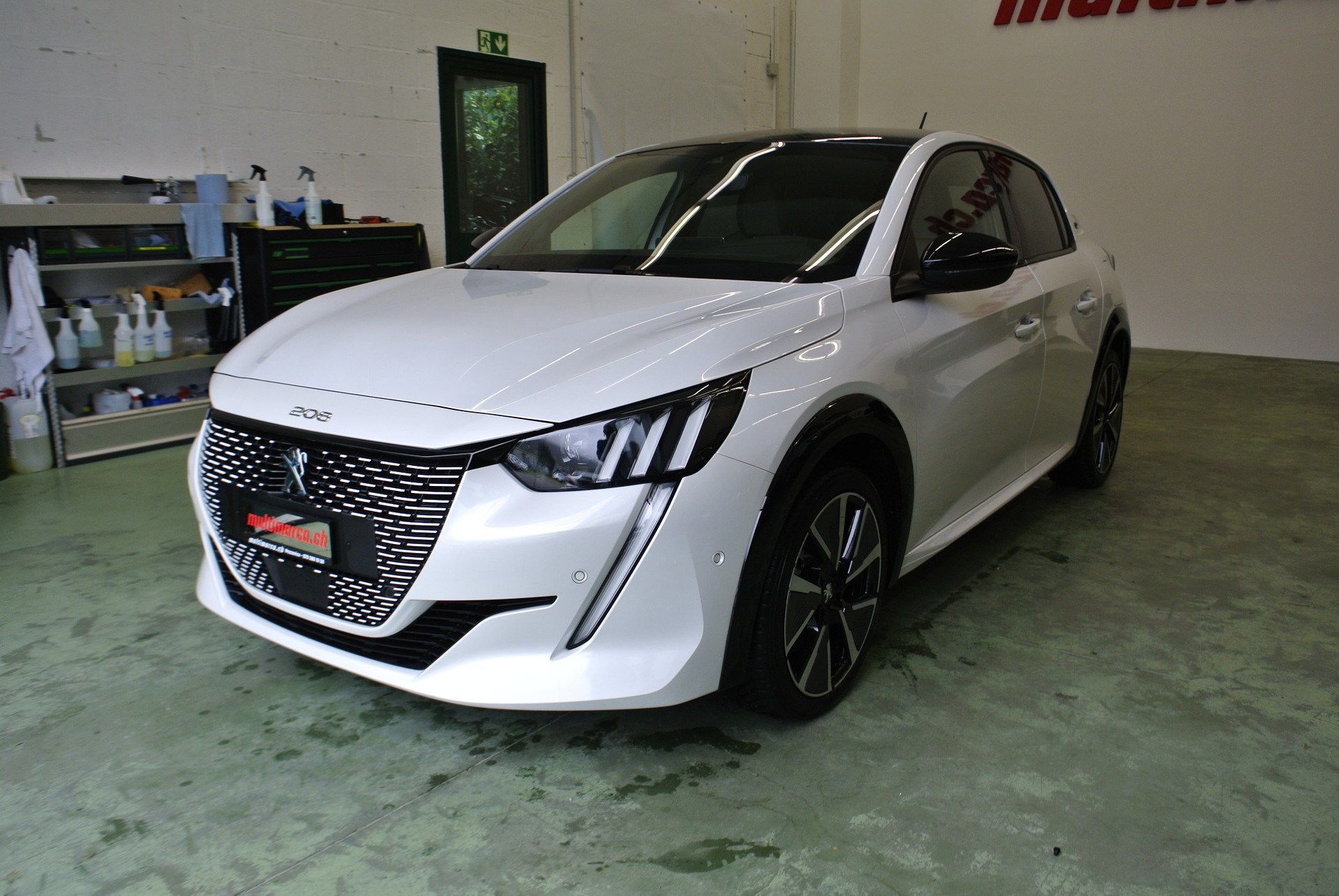 PEUGEOT 208 Elektrik GT Pack-showroom-element-1