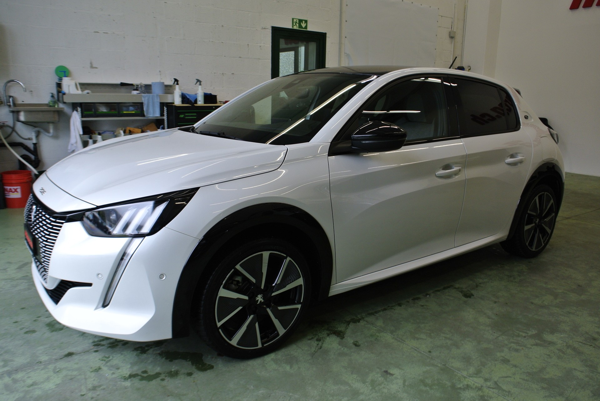 PEUGEOT 208 Elektrik GT Pack-image-9