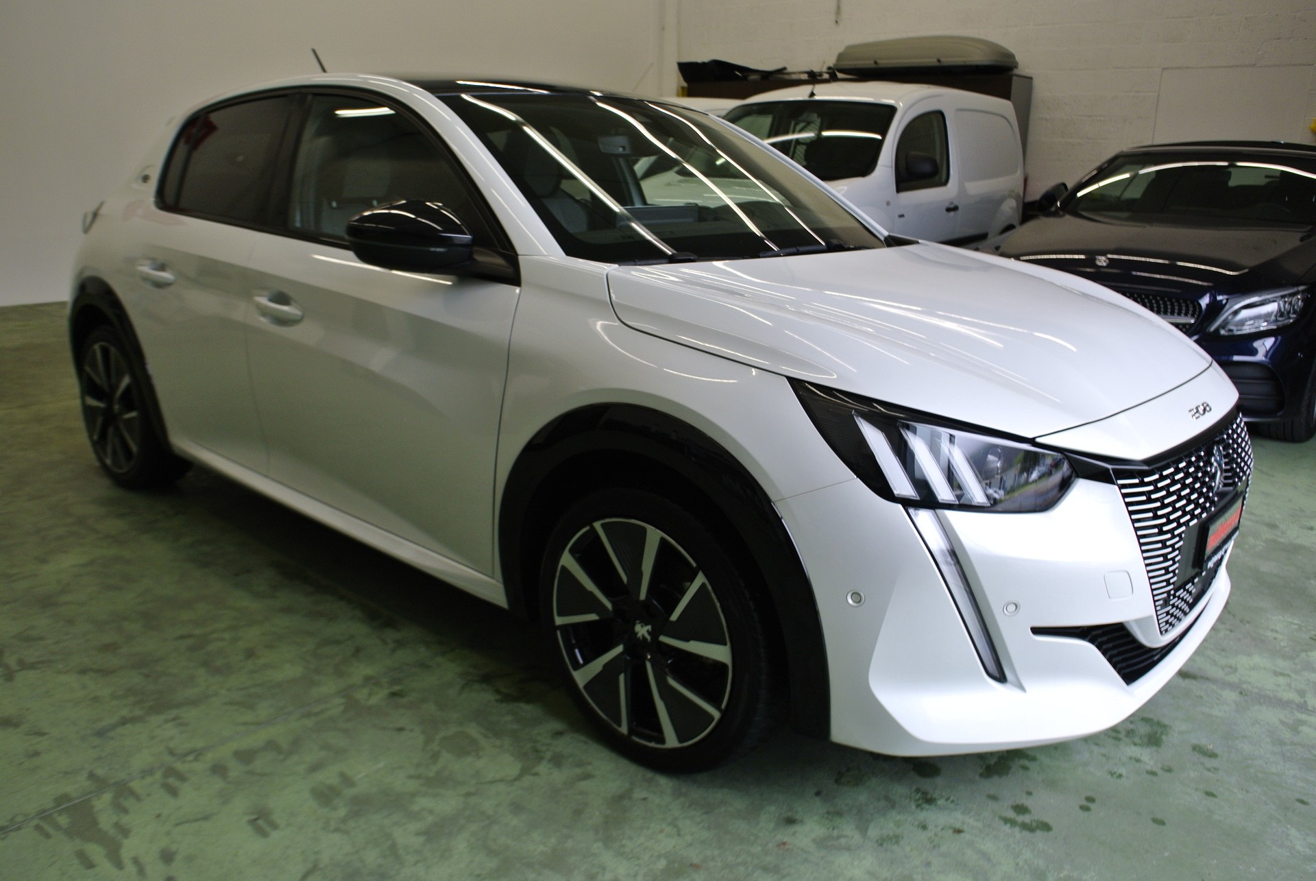 PEUGEOT 208 Elektrik GT Pack-showroom-element-2