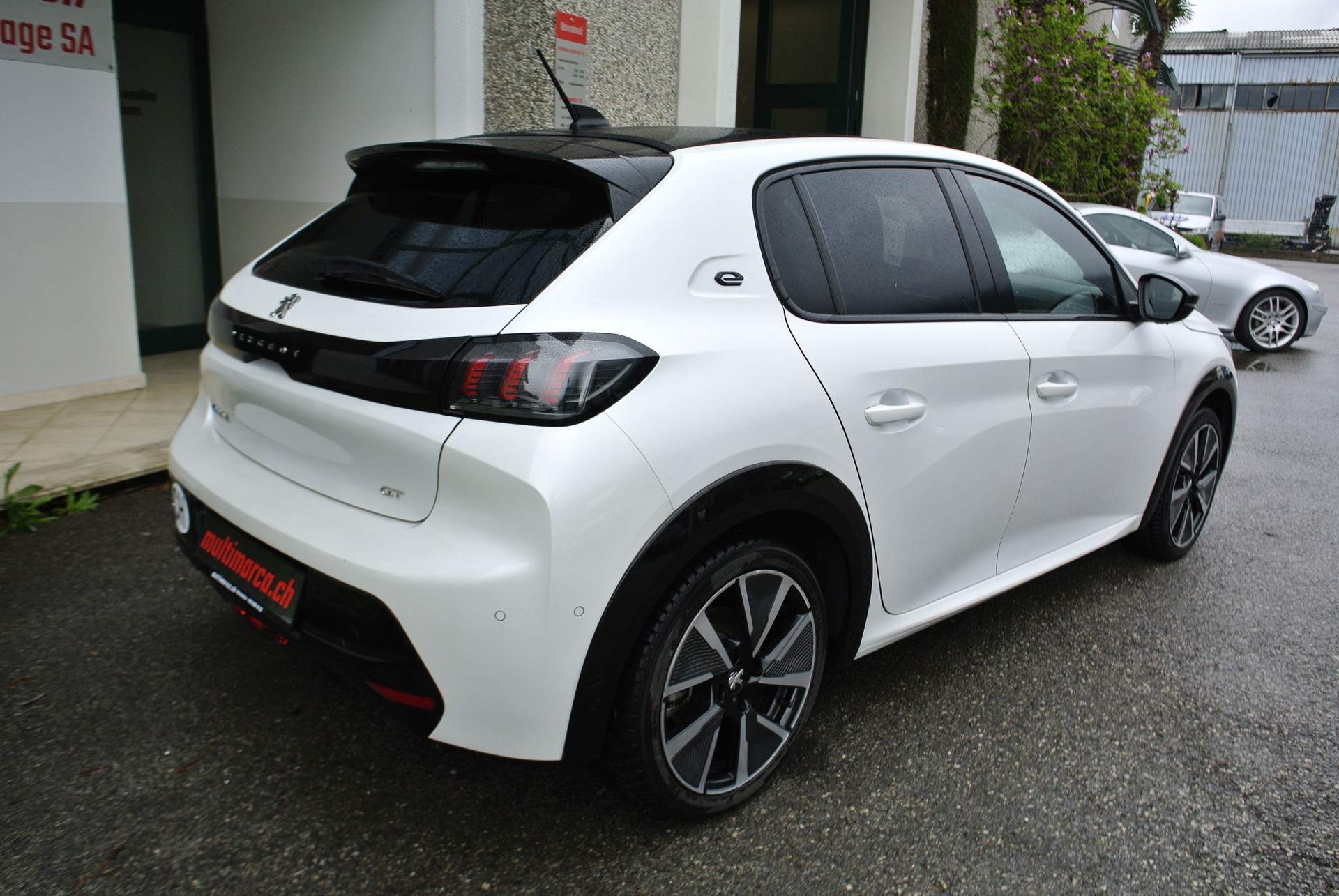PEUGEOT 208 Elektrik GT Pack-image-19