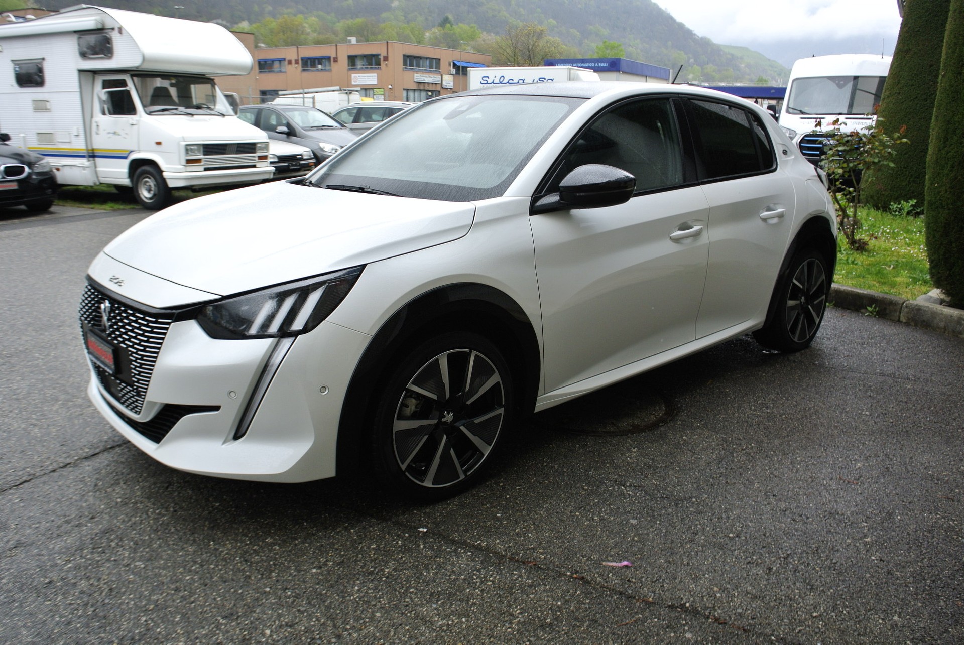 PEUGEOT 208 Elektrik GT Pack-image-17