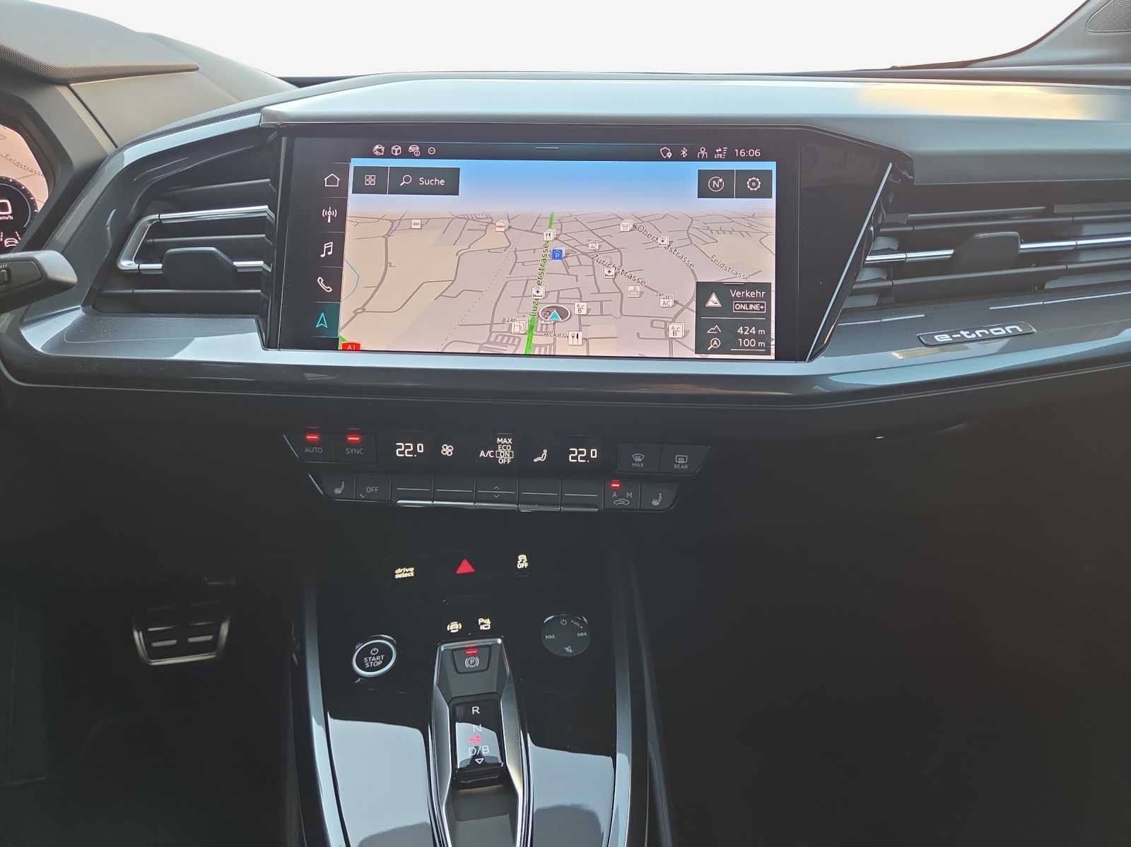 AUDI Q4 e-tron 45 quattro-image-10