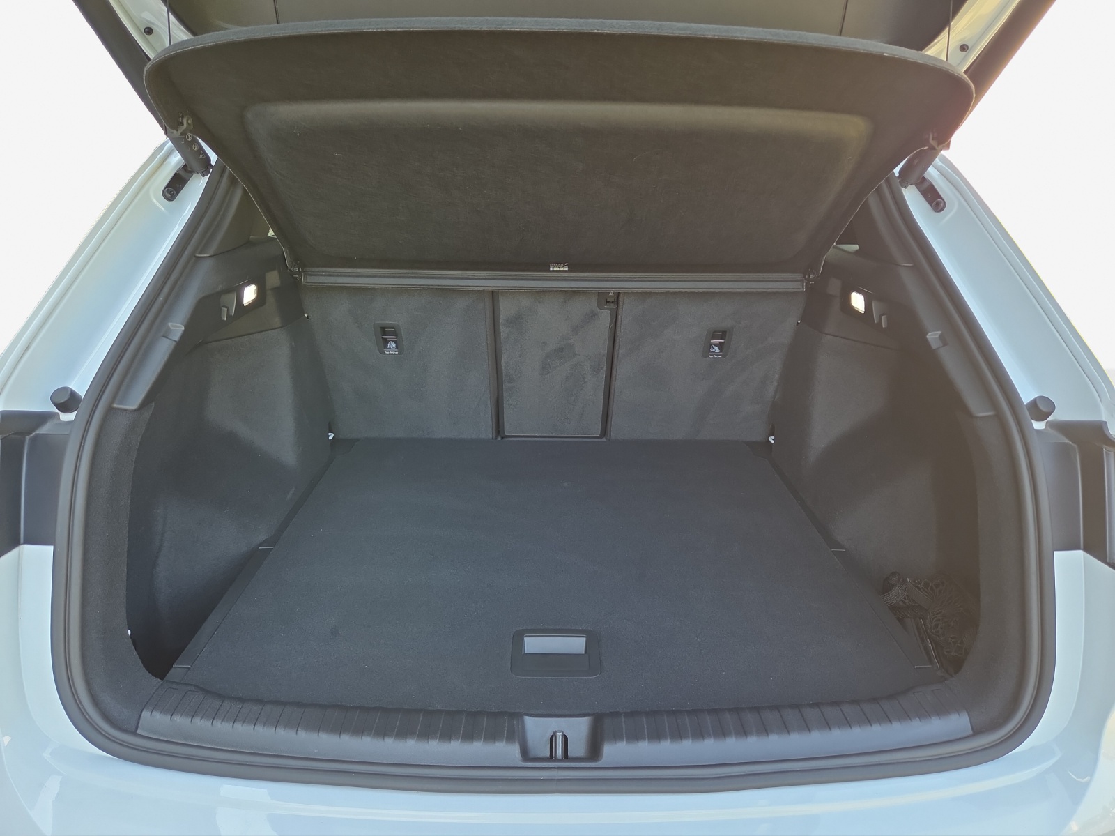 AUDI Q4 e-tron 45 quattro-image-12
