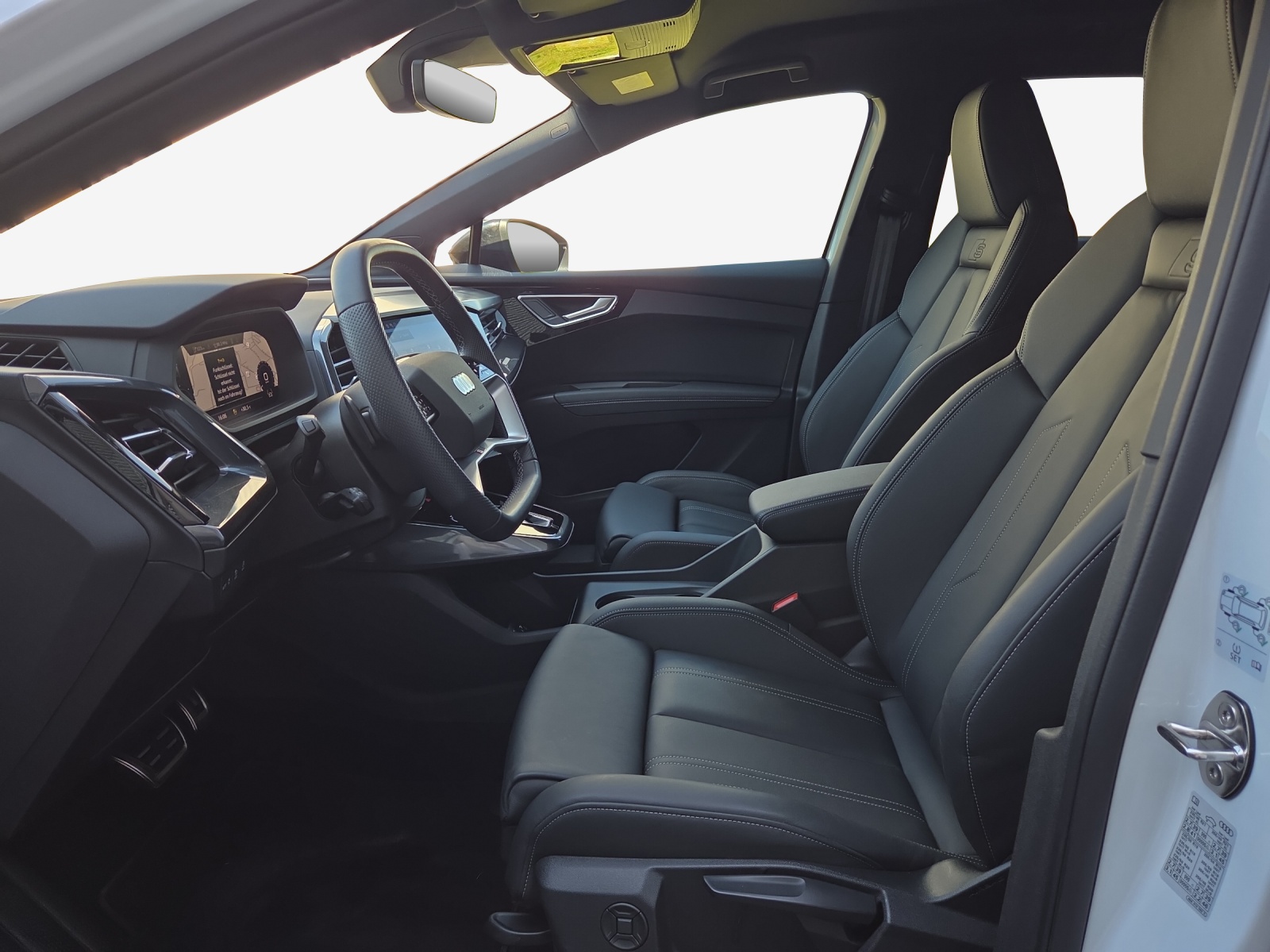 AUDI Q4 e-tron 45 quattro-image-7
