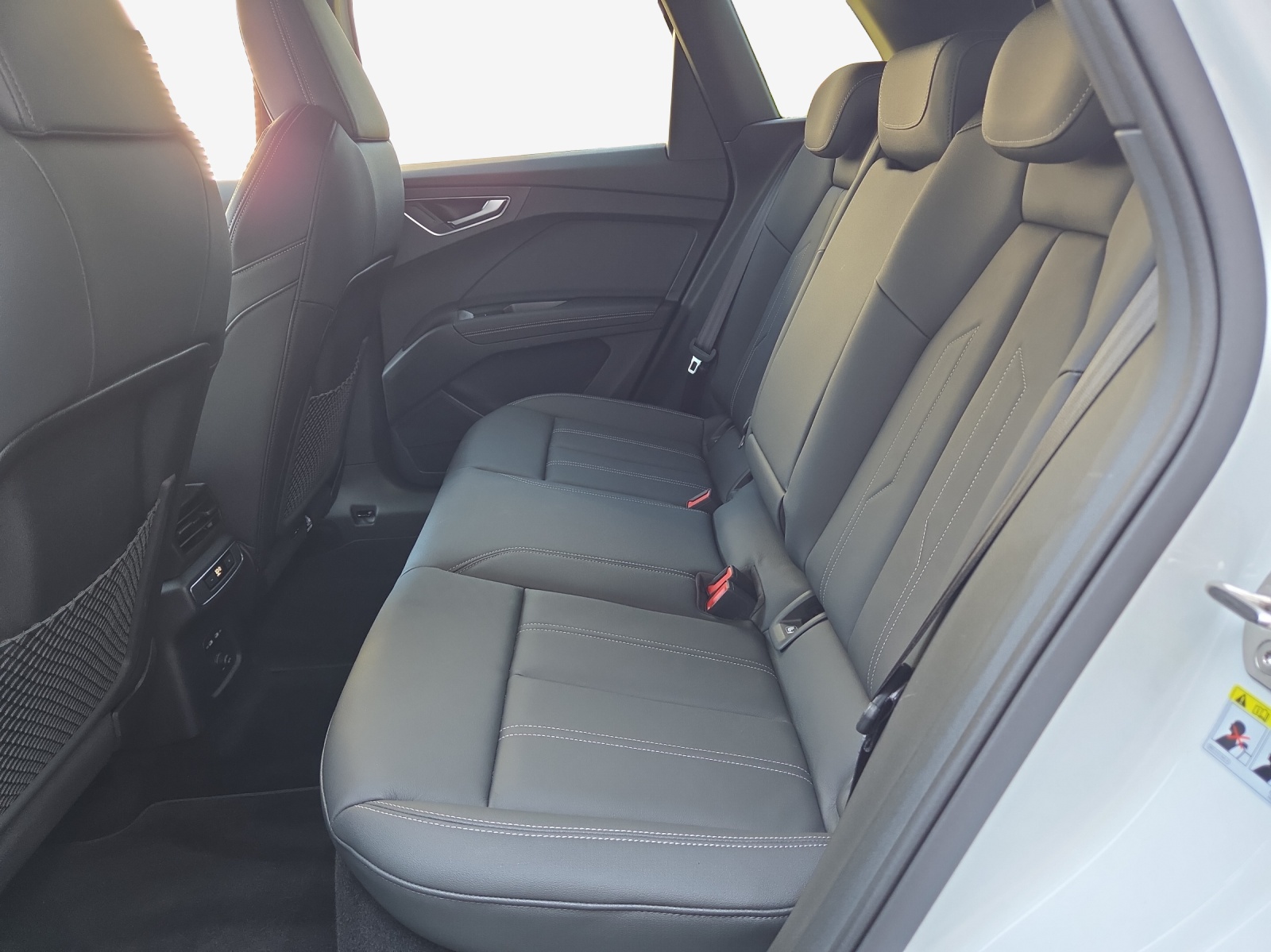 AUDI Q4 e-tron 45 quattro-image-11