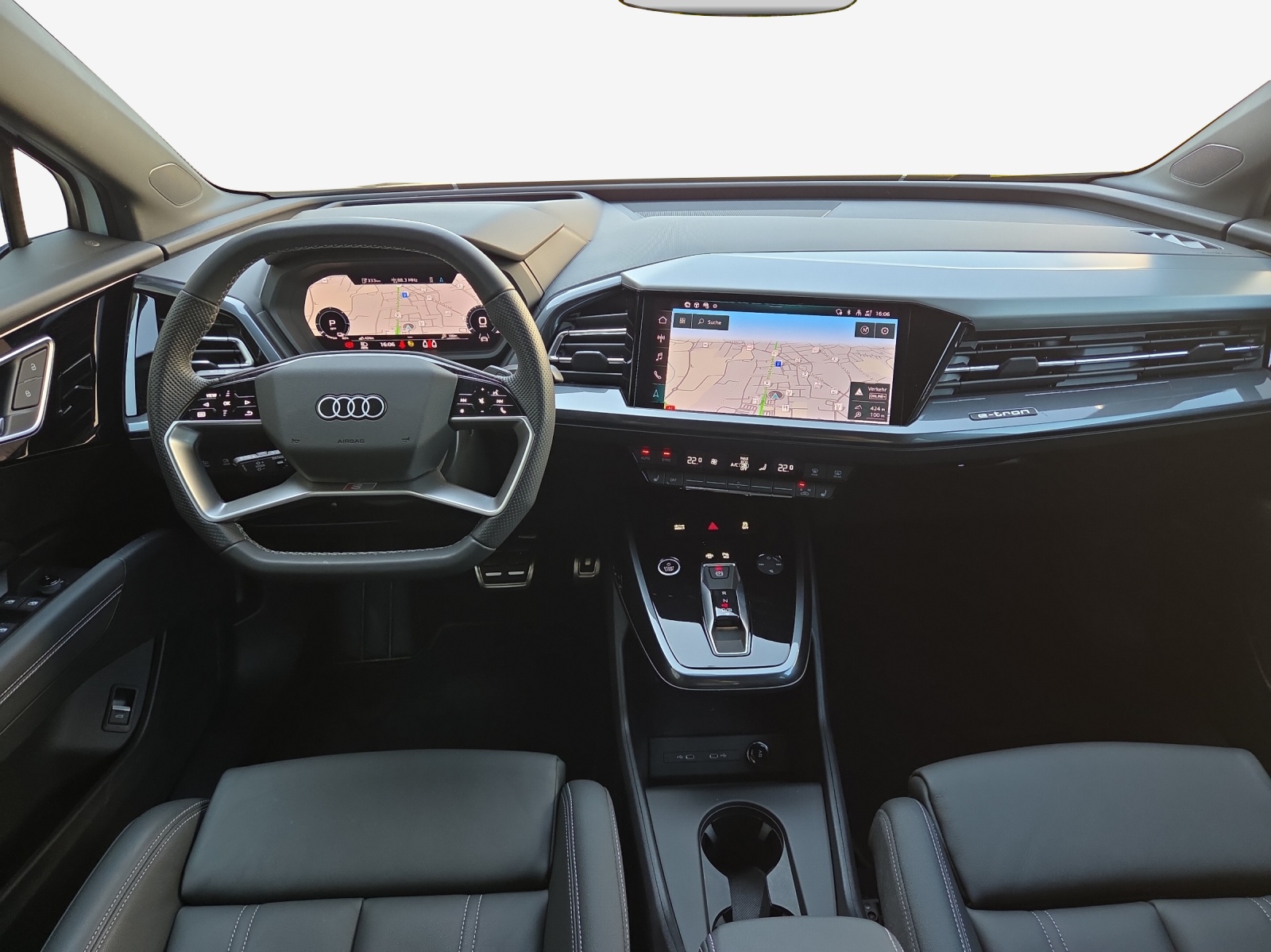 AUDI Q4 e-tron 45 quattro-image-8