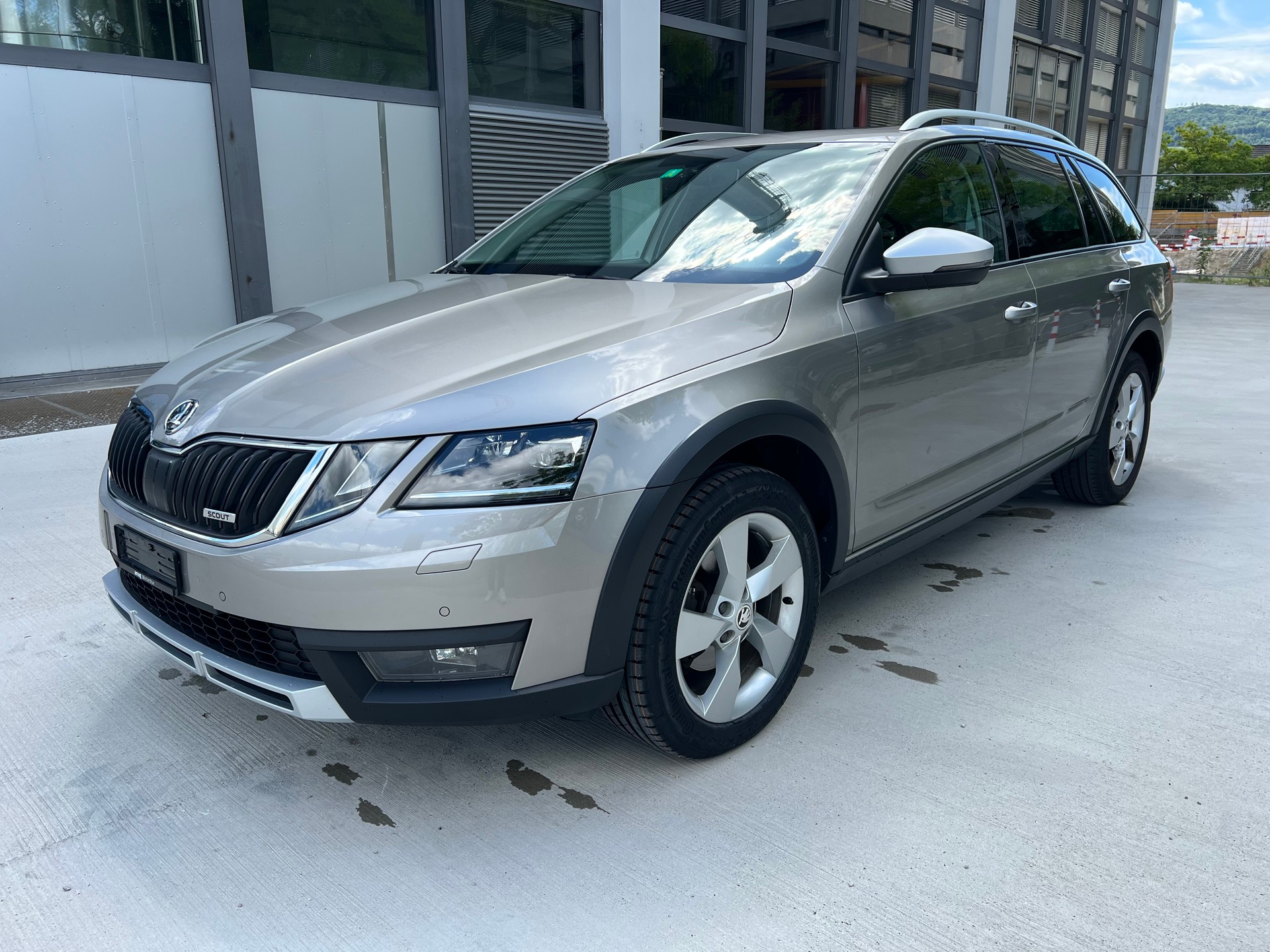 SKODA Octavia Combi 2.0 TDI Scout 4x4 DSG