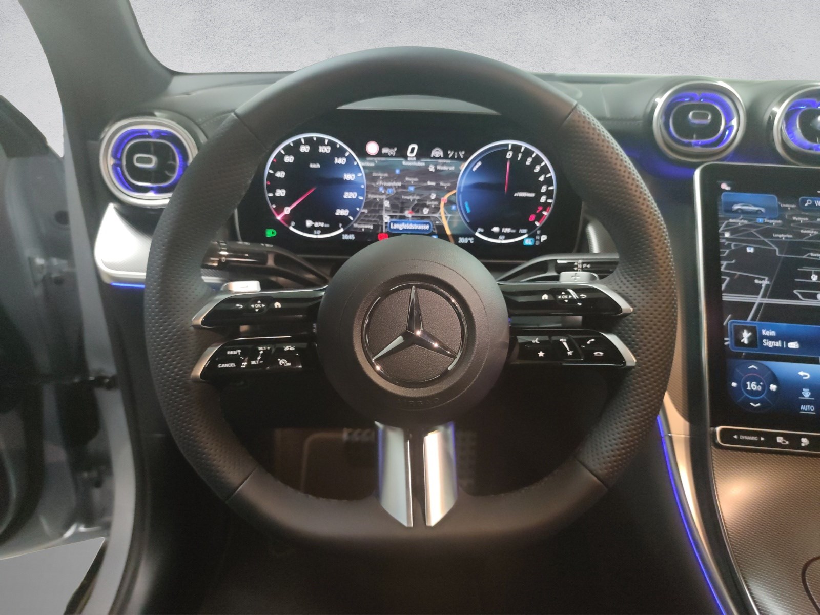 MERCEDES-BENZ GLC 400 e AMG Line 4Matic Coupé-image-11