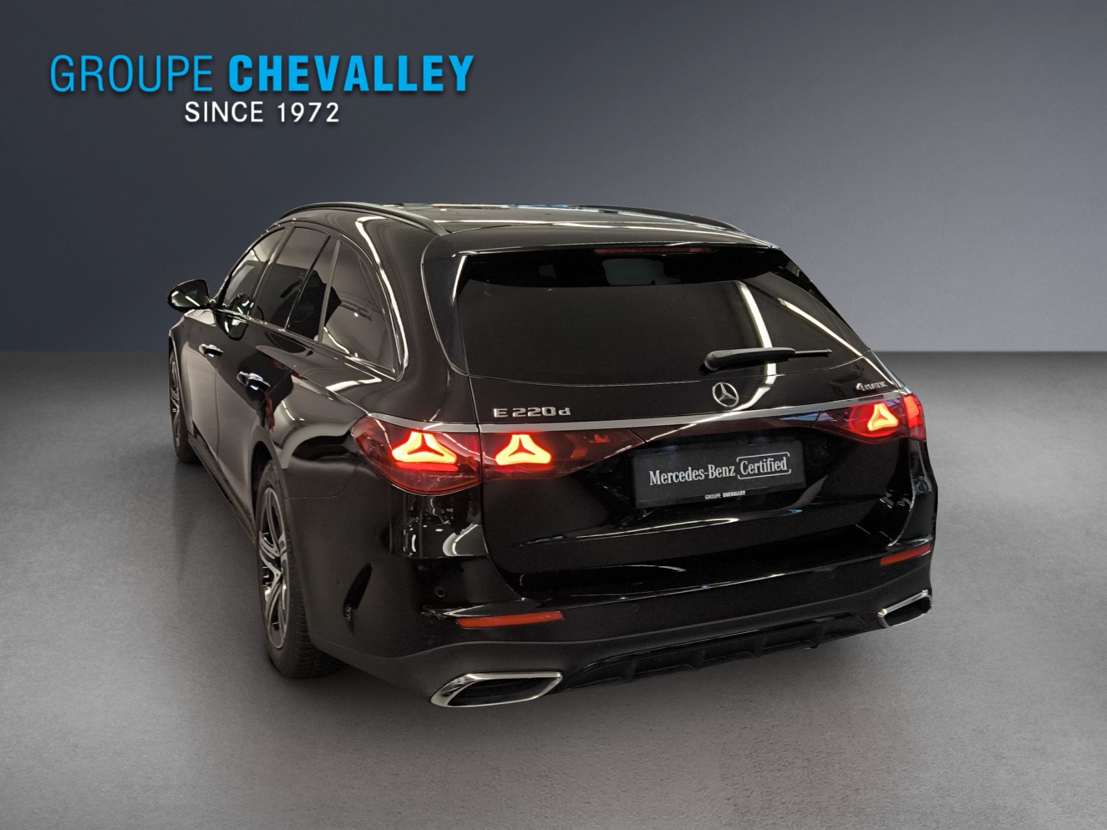MERCEDES-BENZ E 220 d T 4M 9G-Tronic-showroom-element-3
