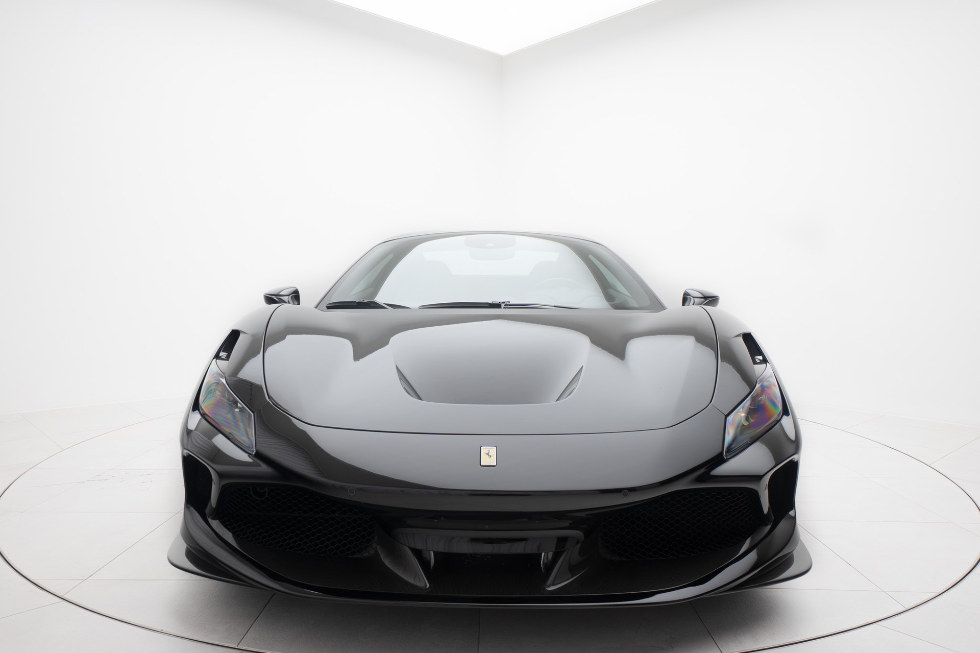 FERRARI F8 Spider-showroom-element-1