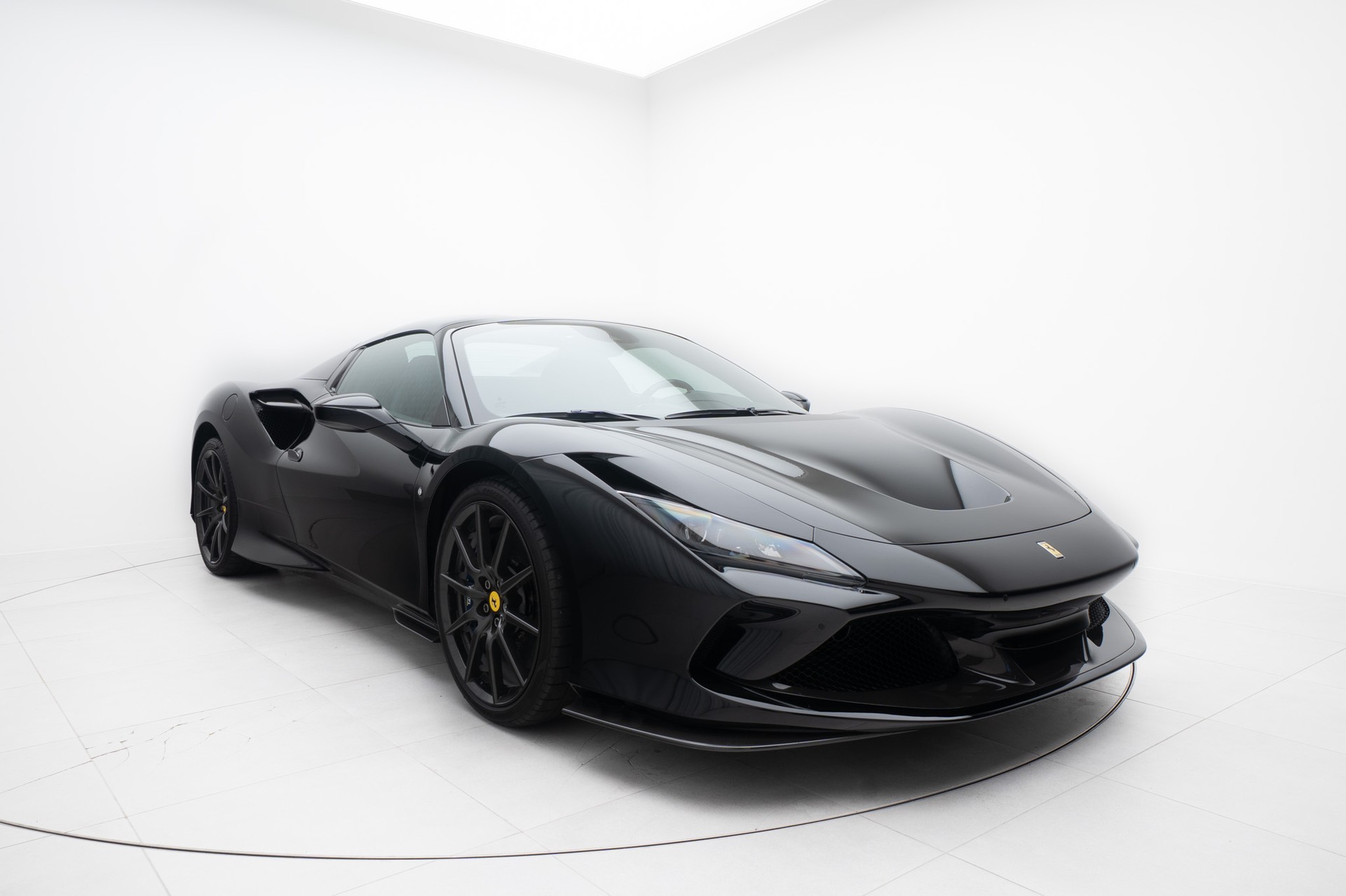 FERRARI F8 Spider