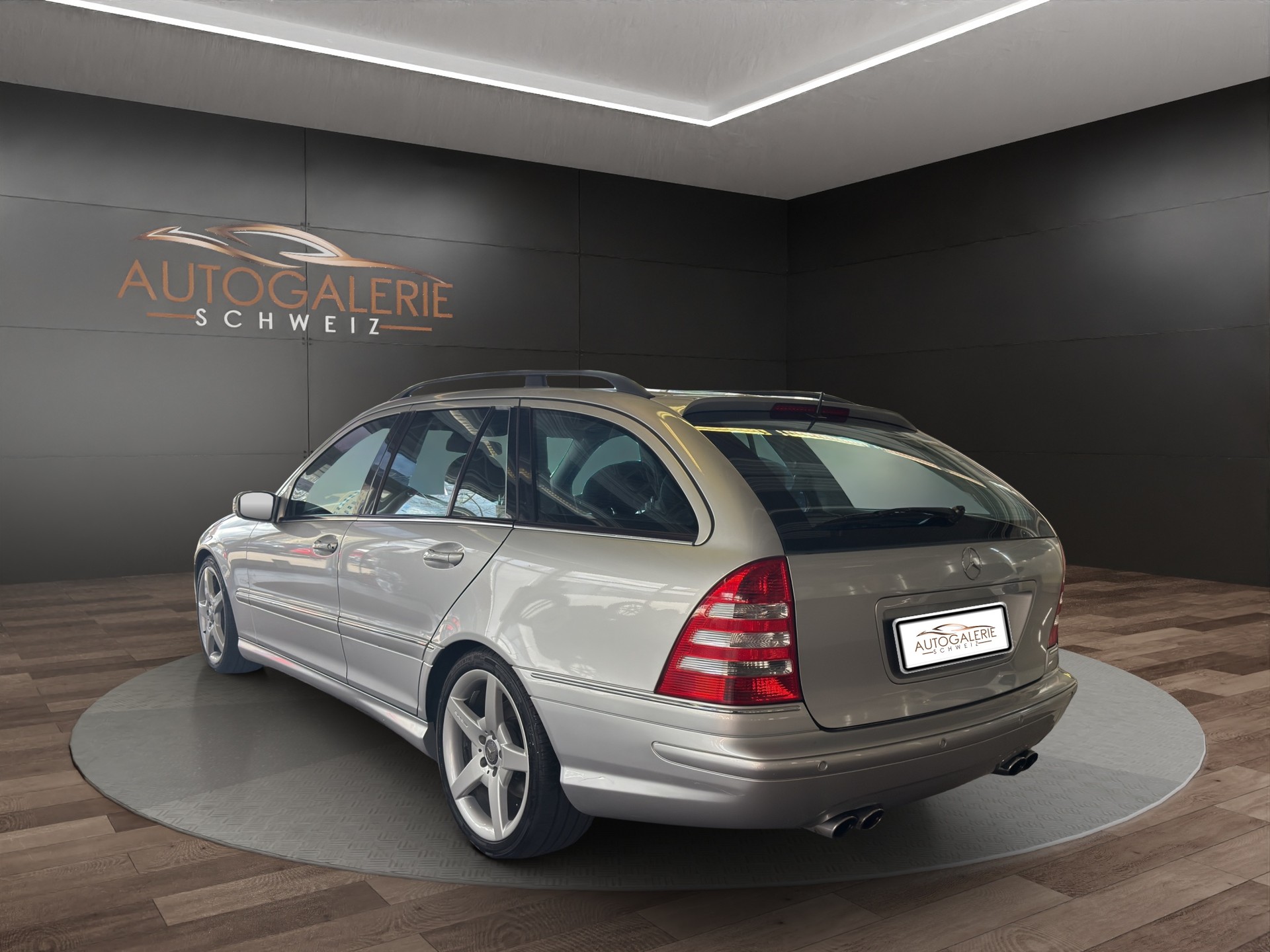 MERCEDES-BENZ C 55 AMG Automatic | CH Fahrzeug | Nur 595 Stück gebaut | Top Zustand |-showroom-element-3