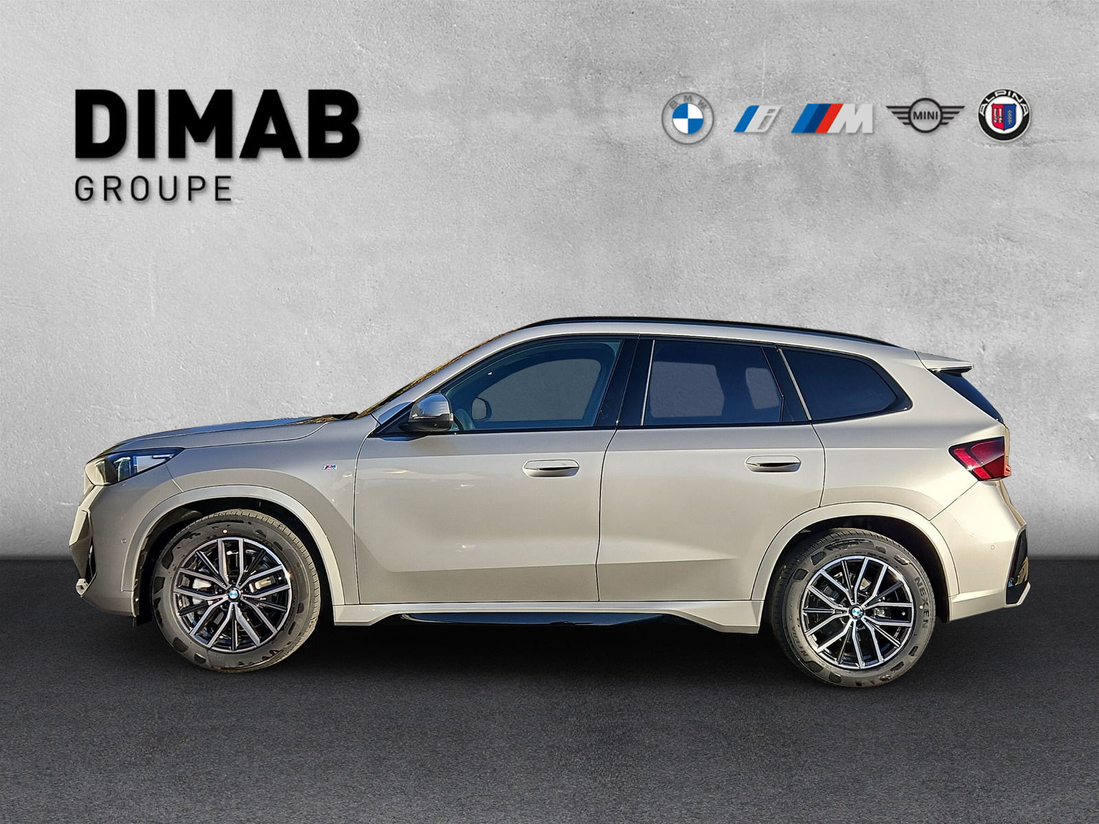 BMW X1 xDrive 23i 48V M Sport-showroom-element-1