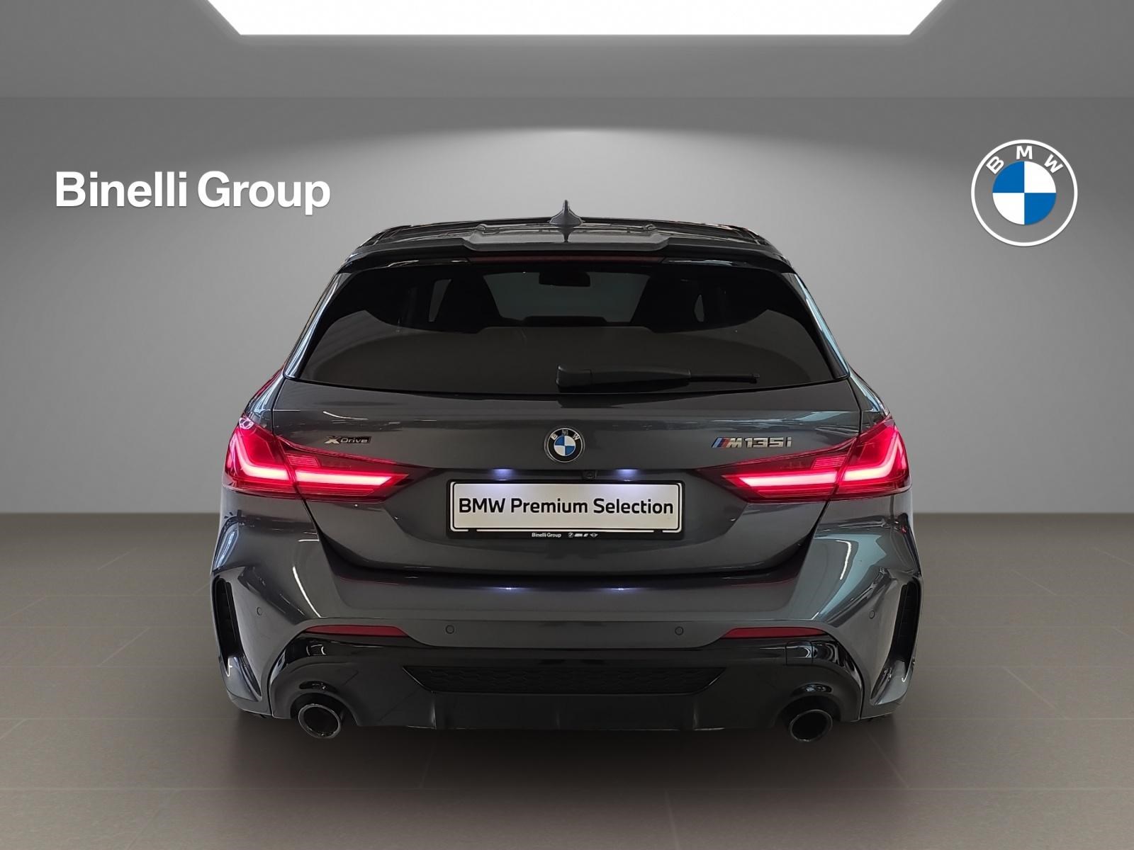 BMW M135i xDrive-showroom-element-3