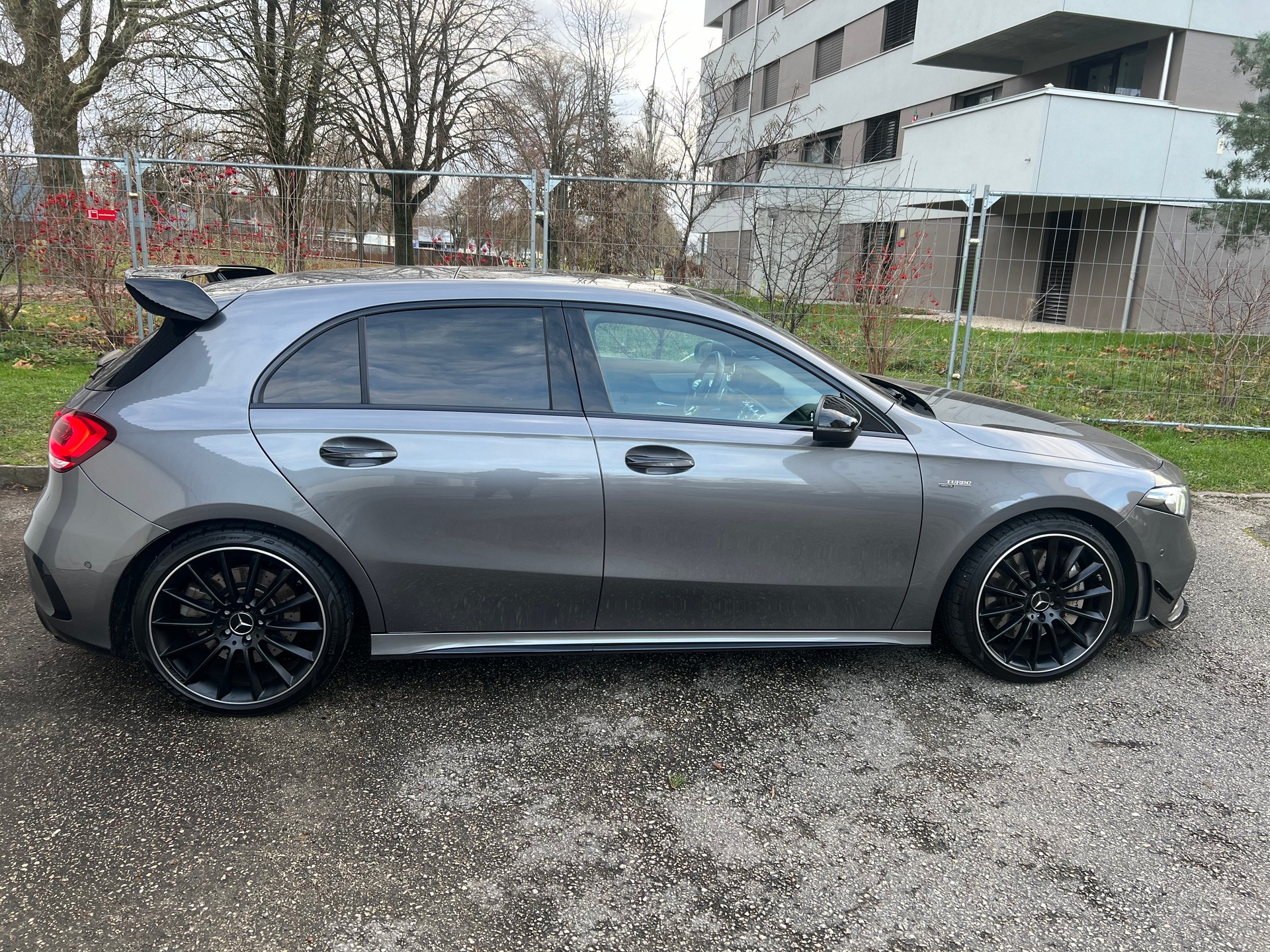MERCEDES-BENZ A 35 AMG 4Matic Speedshift-image-2