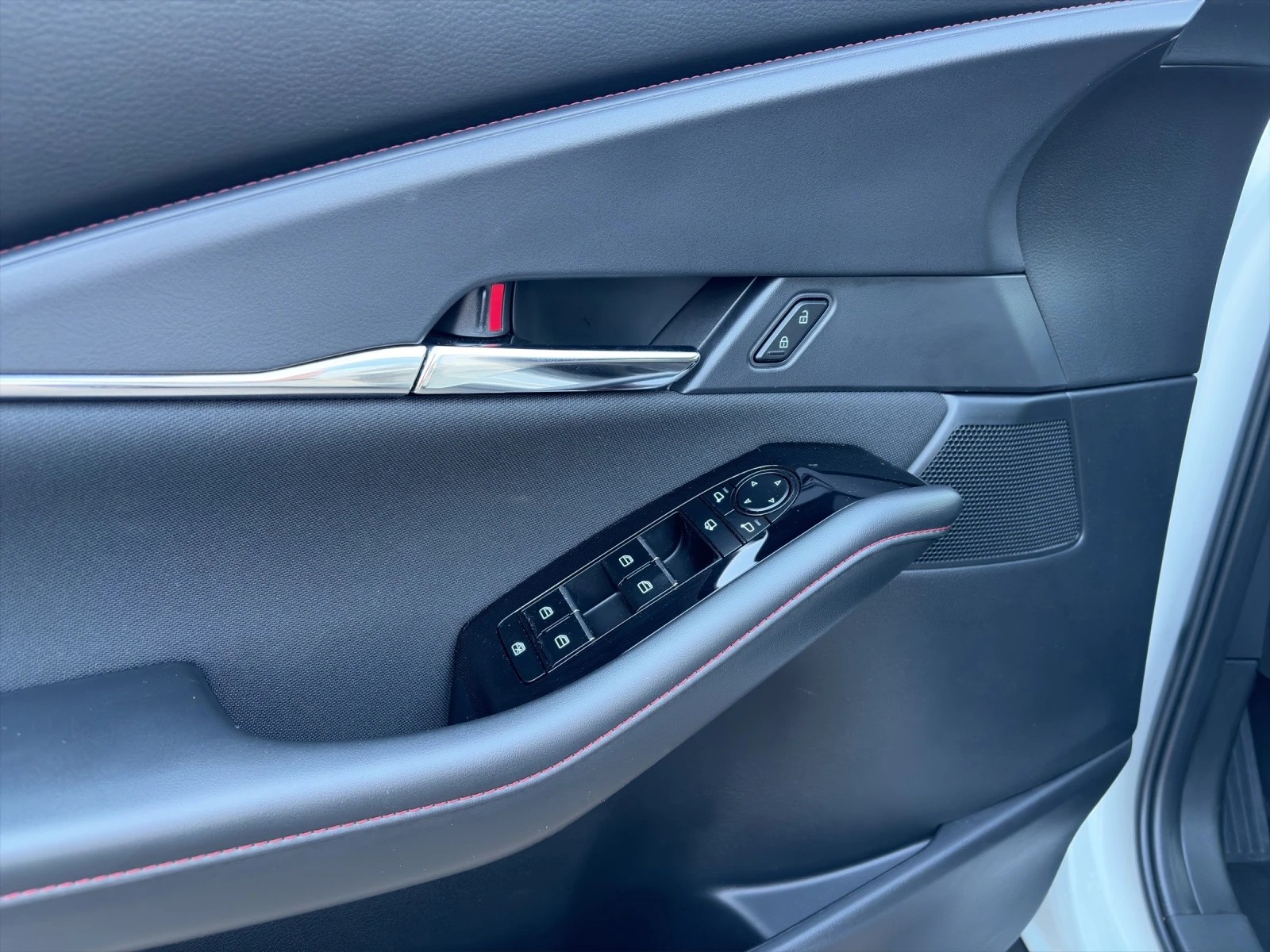 Image MAZDA CX-30 CX-30 SKYACTIV-X 186 M Hybrid Homura AWD AT