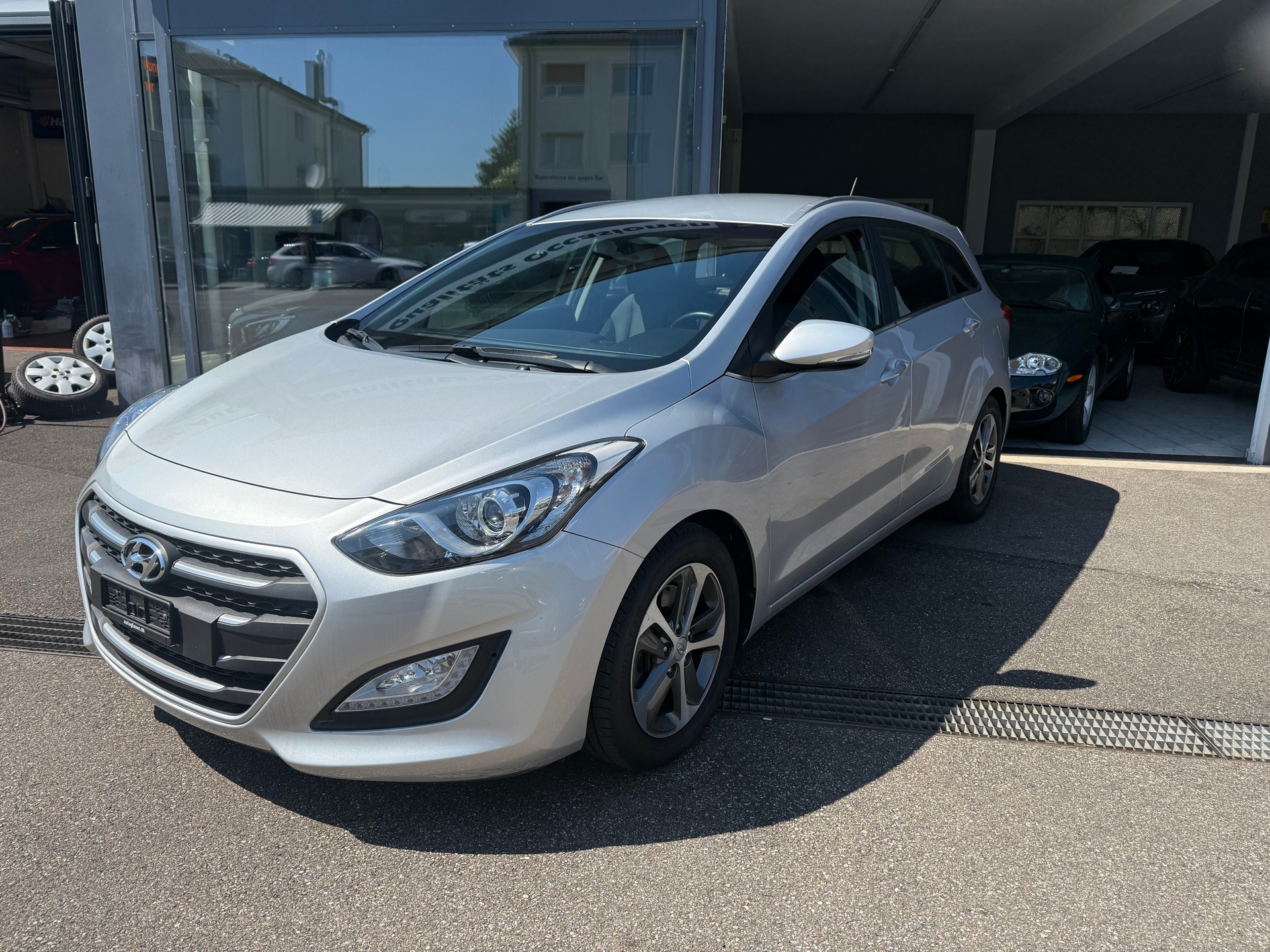 HYUNDAI i30 1.6 GDI Vertex Automatic-showroom-element-2