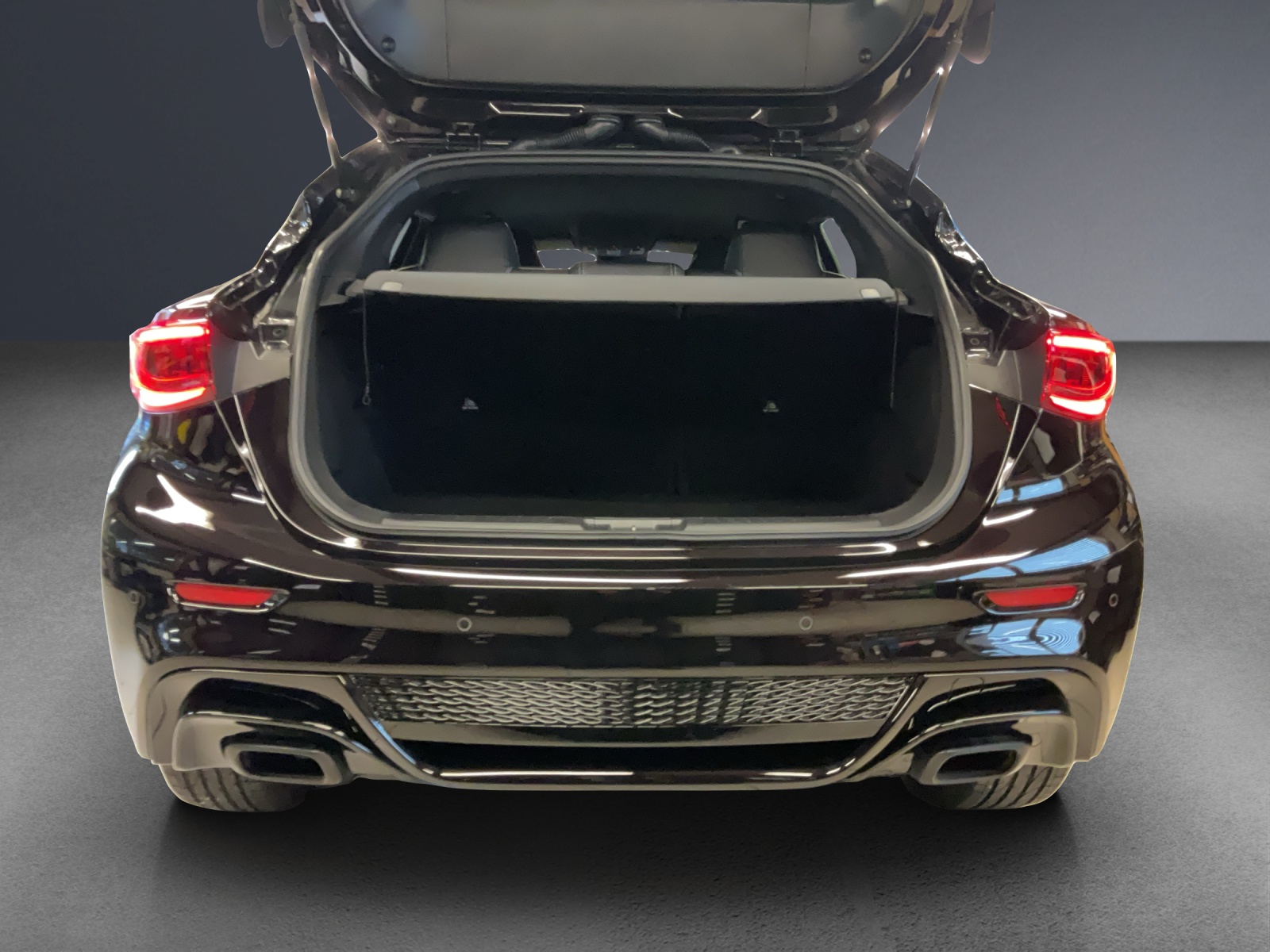 INFINITI Q30 2.0t Sport AWD-image-10