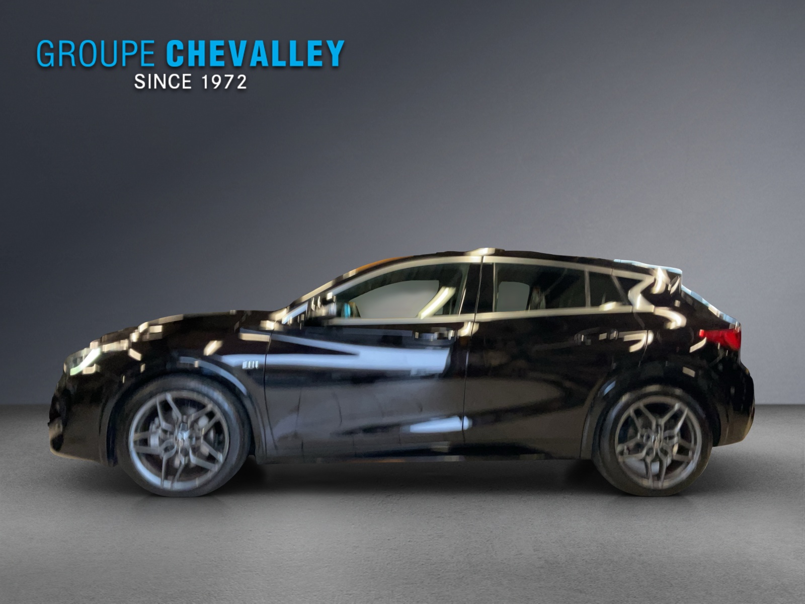 INFINITI Q30 2.0t Sport AWD-image-2