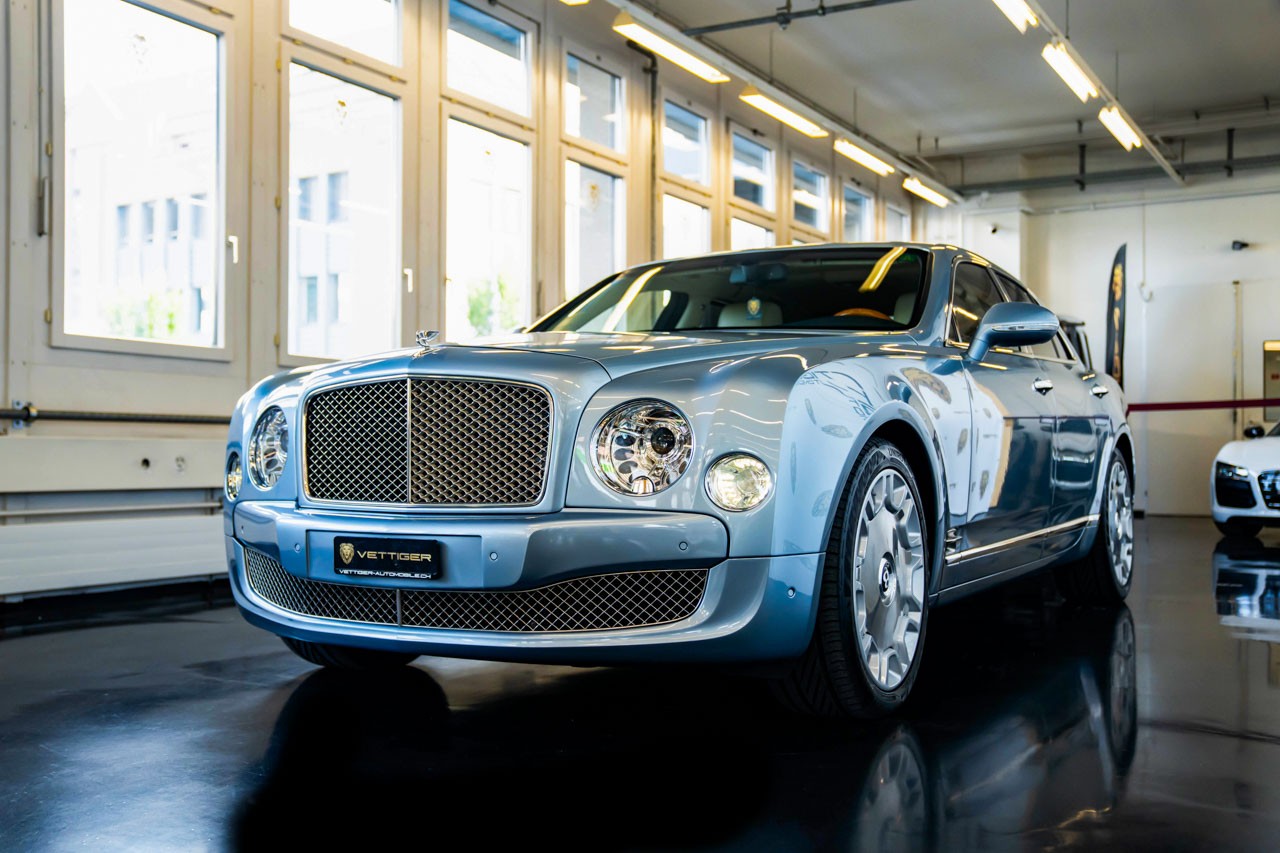 BENTLEY Mulsanne-showroom-element-2