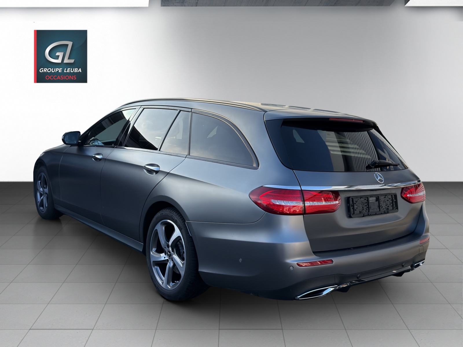 Image MERCEDES-BENZ E-220 E 220 d Swiss Star AMG 4M