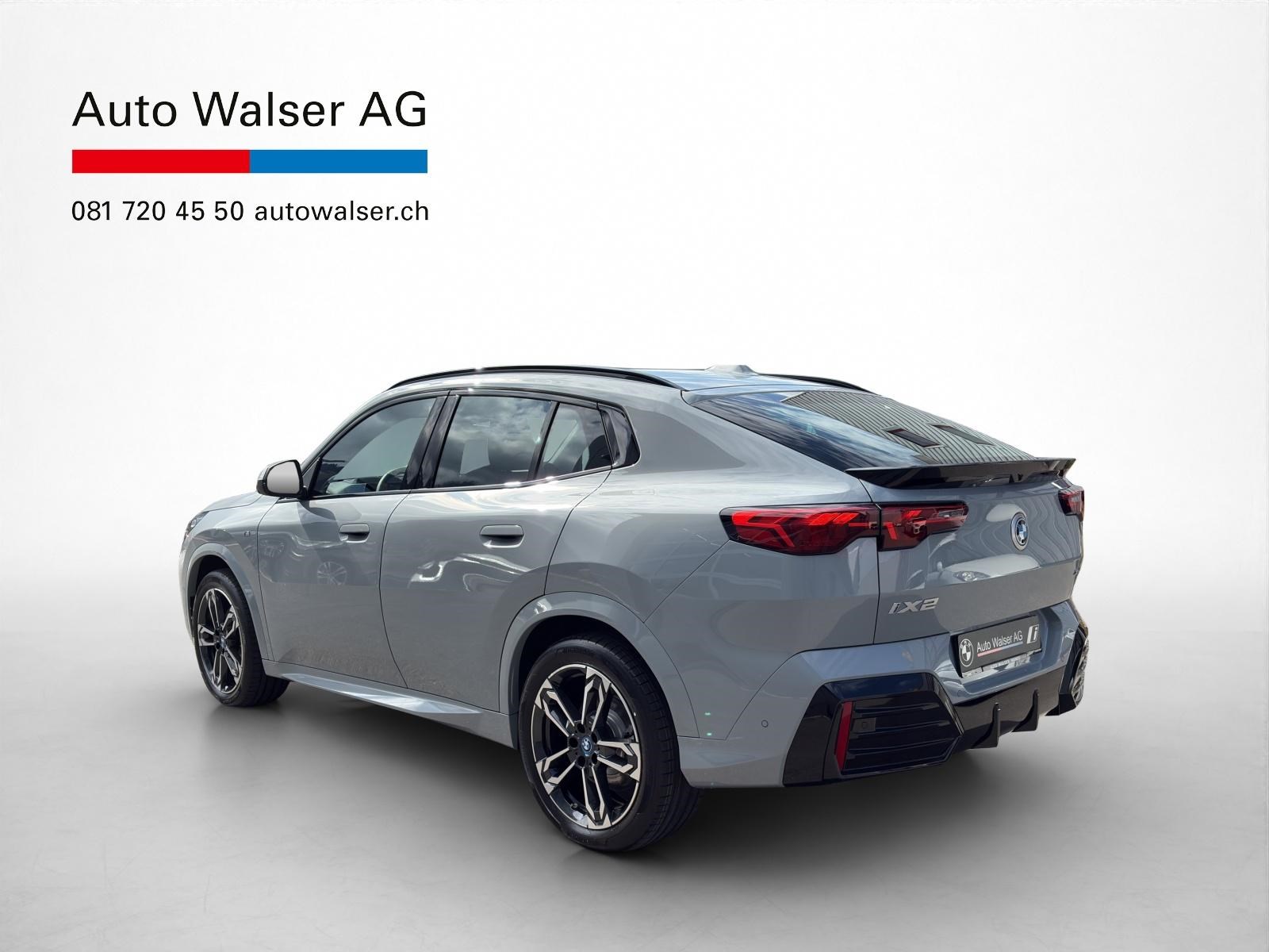 BMW iX2 30 xDrive-showroom-element-2