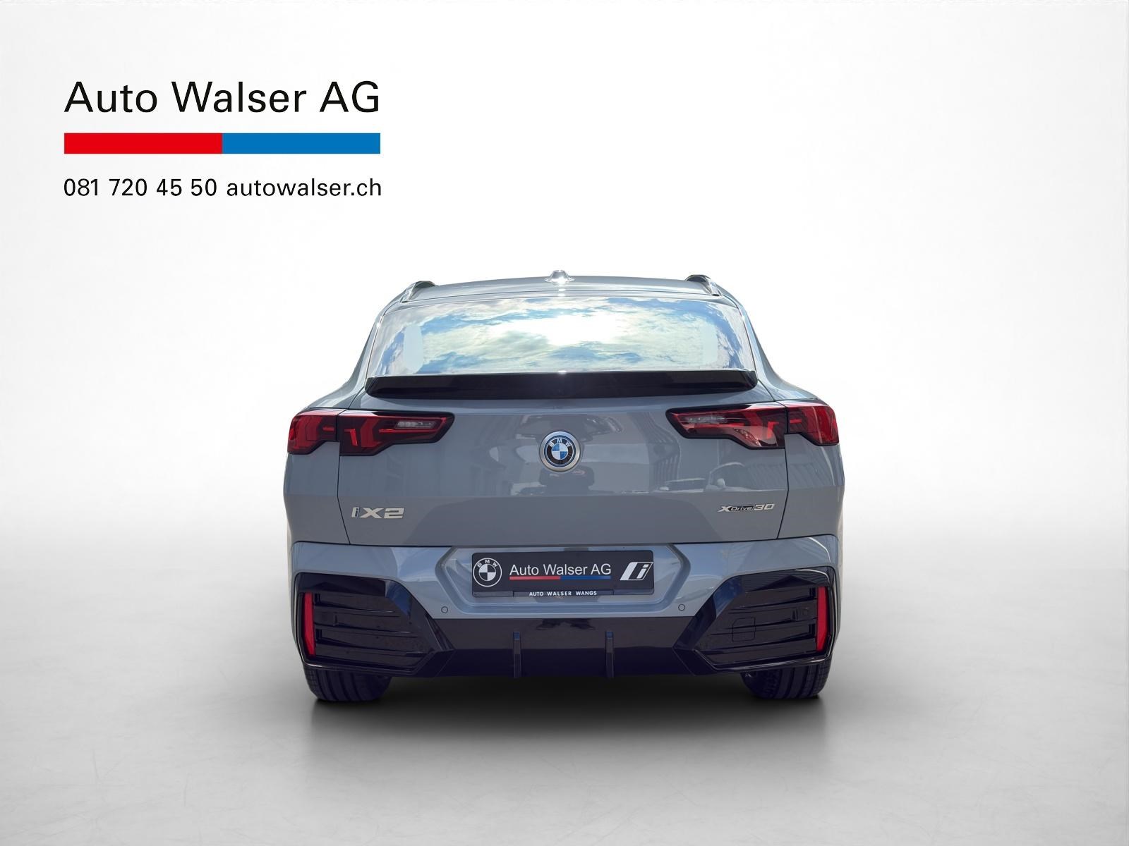 BMW iX2 30 xDrive-showroom-element-3