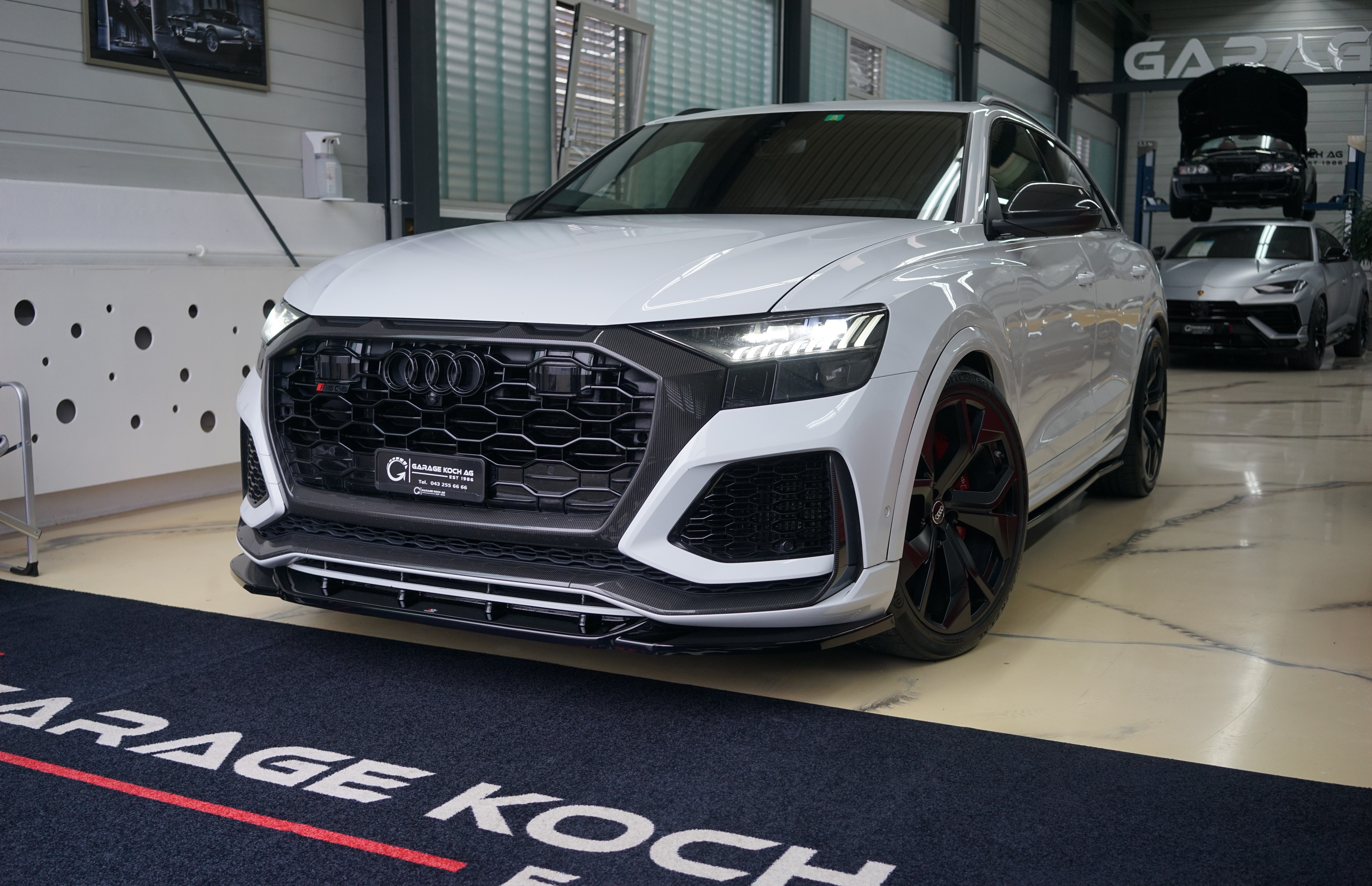 AUDI RSQ8 quattro tiptronic (SUV / Gelndewagen)