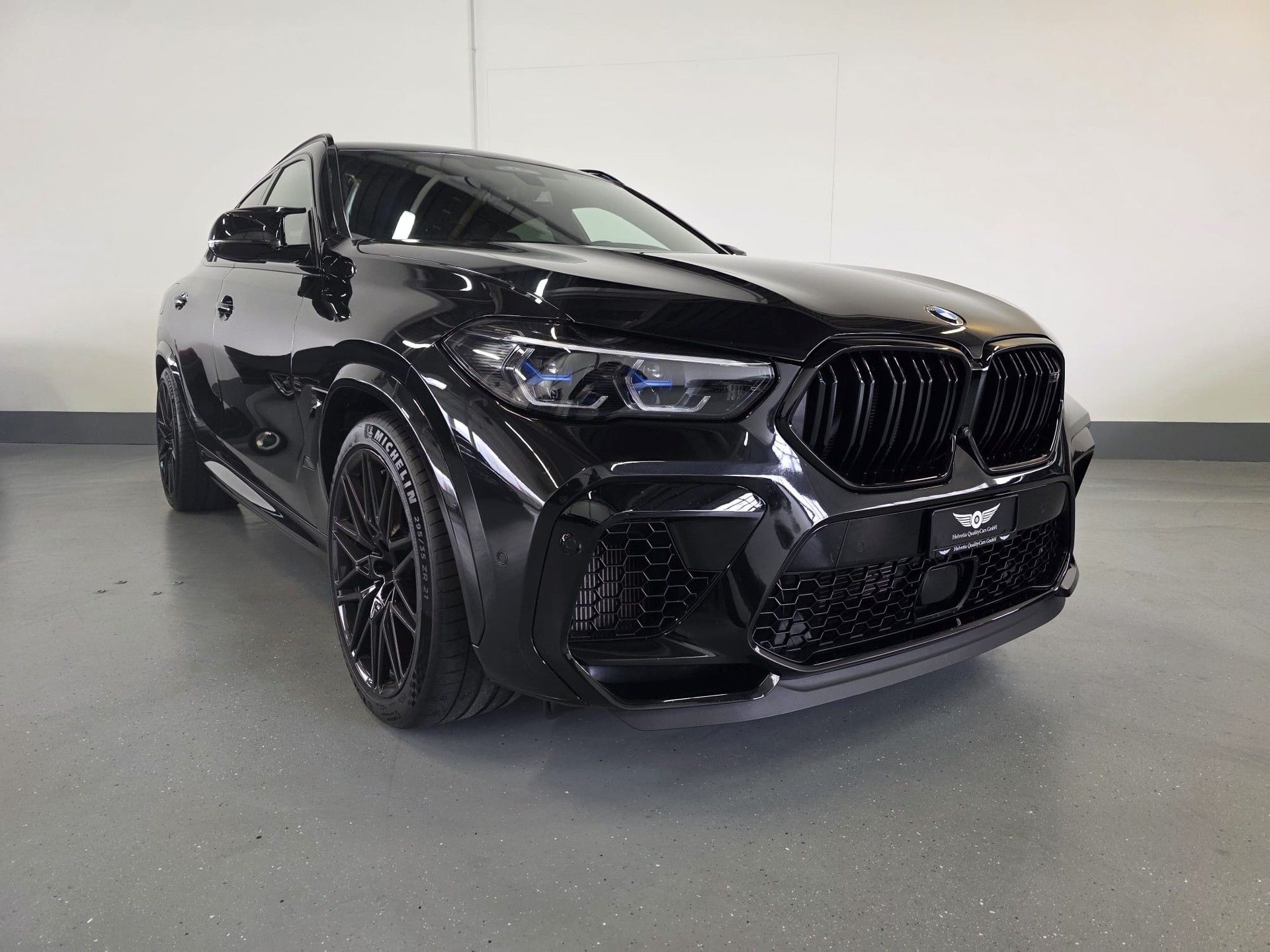 BMW X6M Steptronic M Competition-showroom-element-3