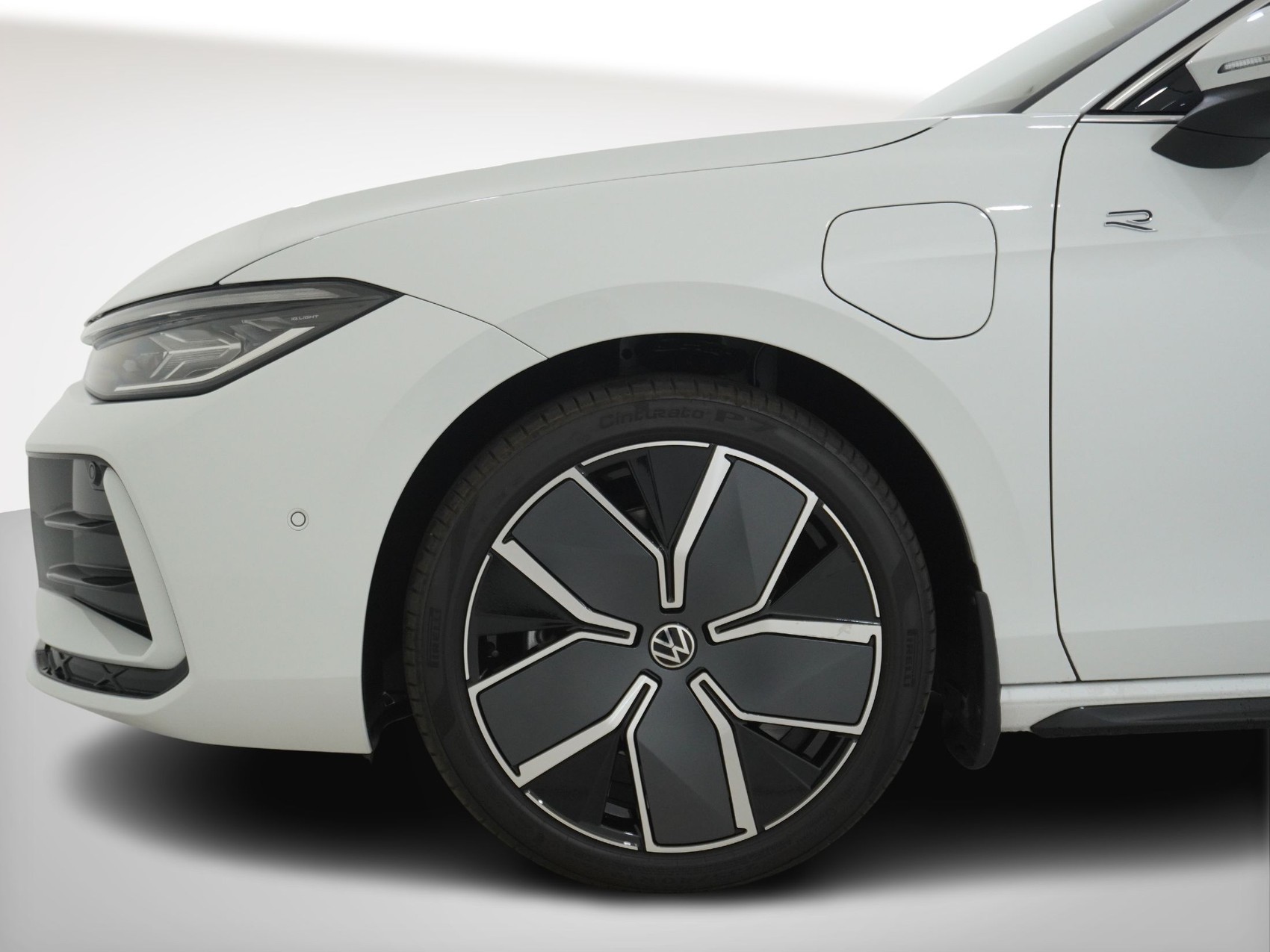 VW PASSAT Variant 1.5 TSI Plug-in-Hybrid R-Line-image-9