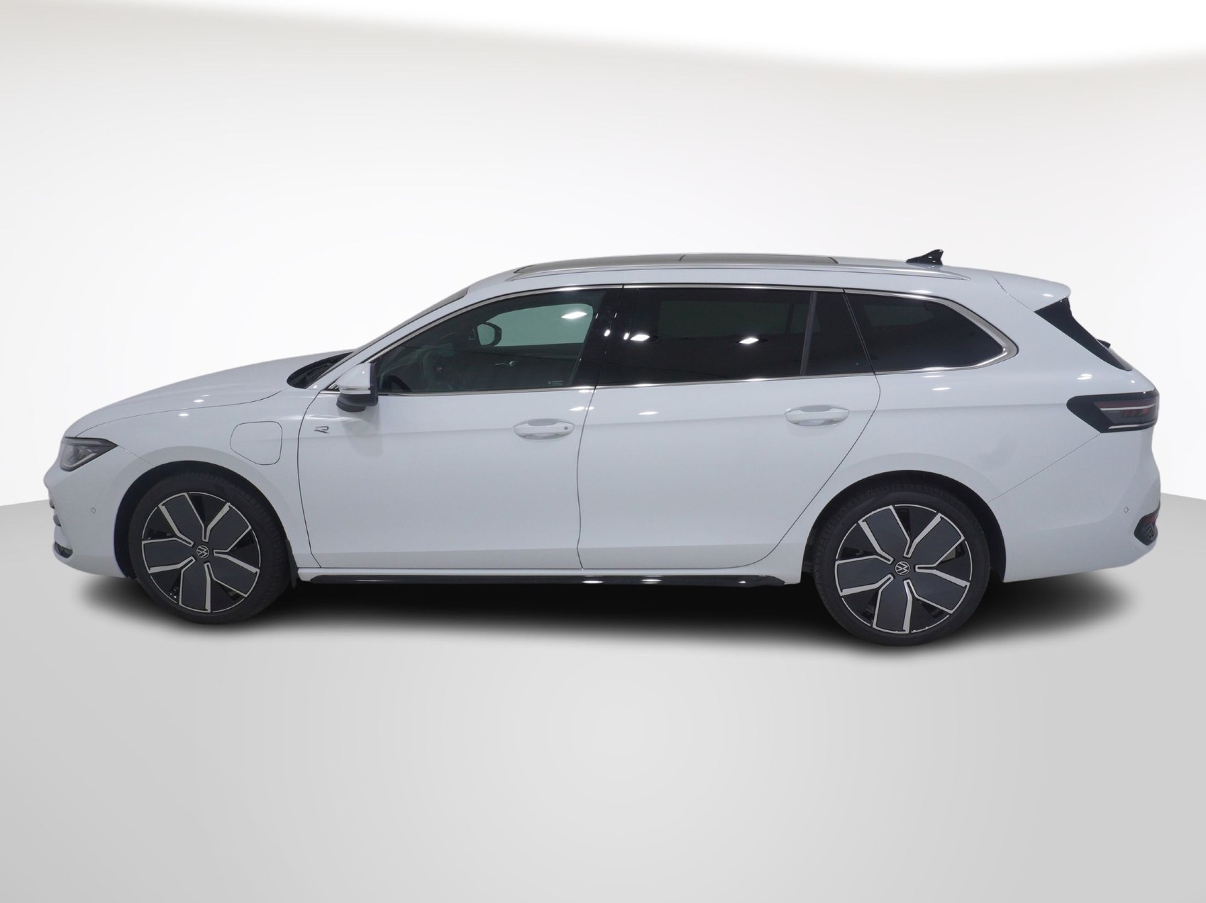 VW PASSAT Variant 1.5 TSI Plug-in-Hybrid R-Line-showroom-element-1