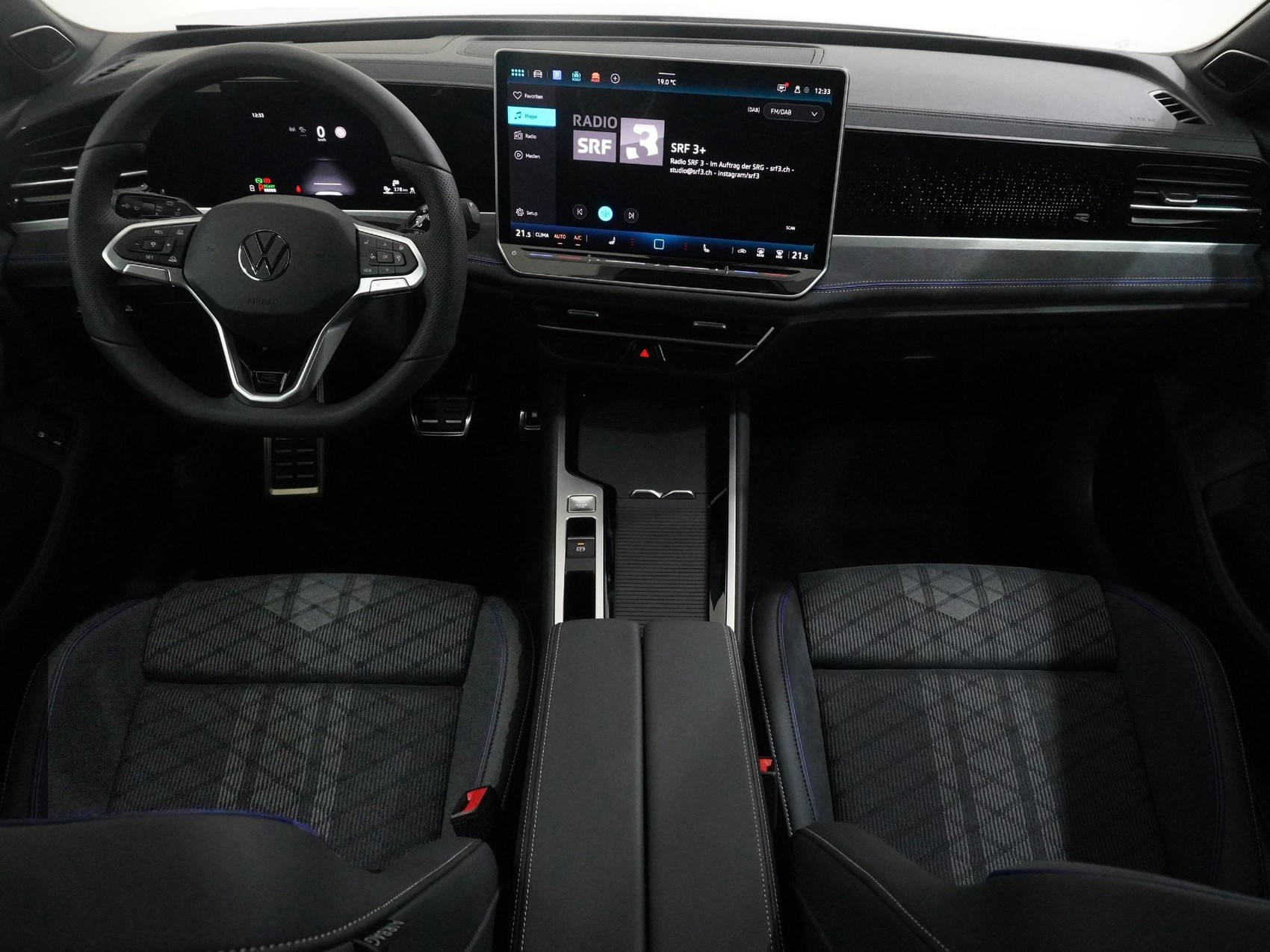 VW PASSAT Variant 1.5 TSI Plug-in-Hybrid R-Line-image-11