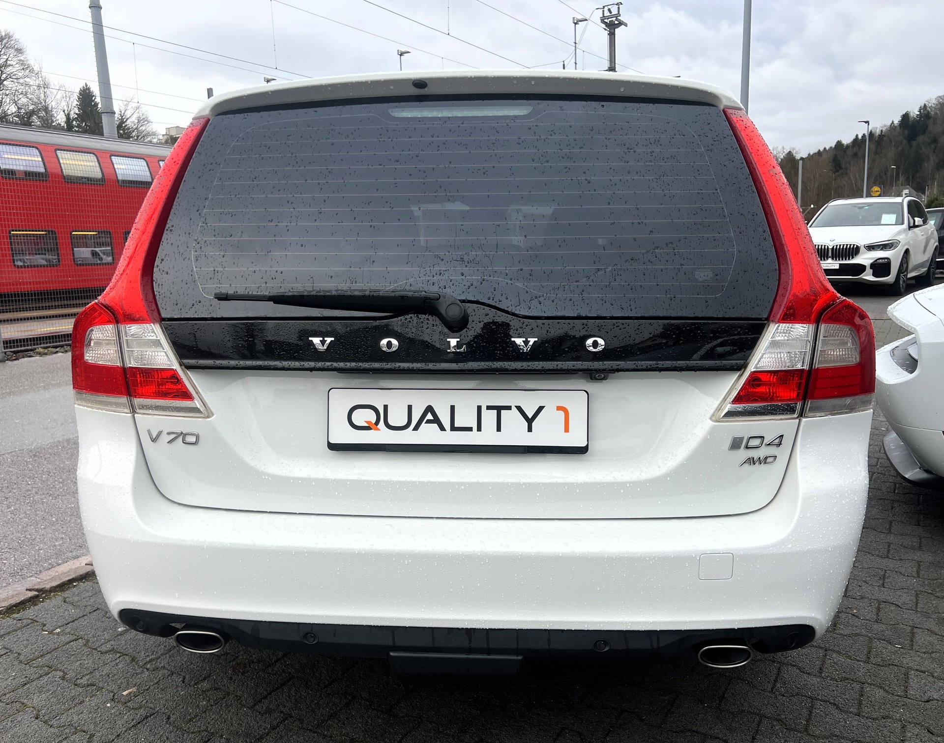 VOLVO V70 D4 AWD Momentum Dynamic Edition Geartronic-showroom-element-3