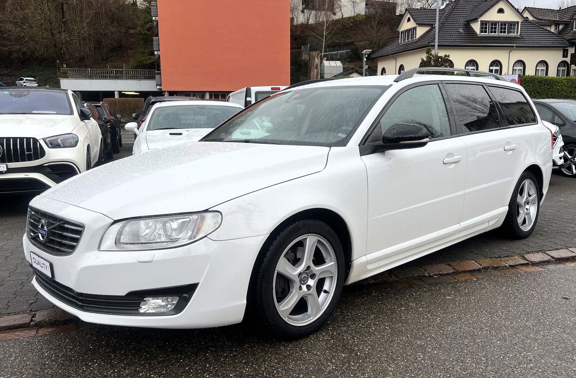 VOLVO V70 D4 AWD Momentum Dynamic Edition Geartronic
