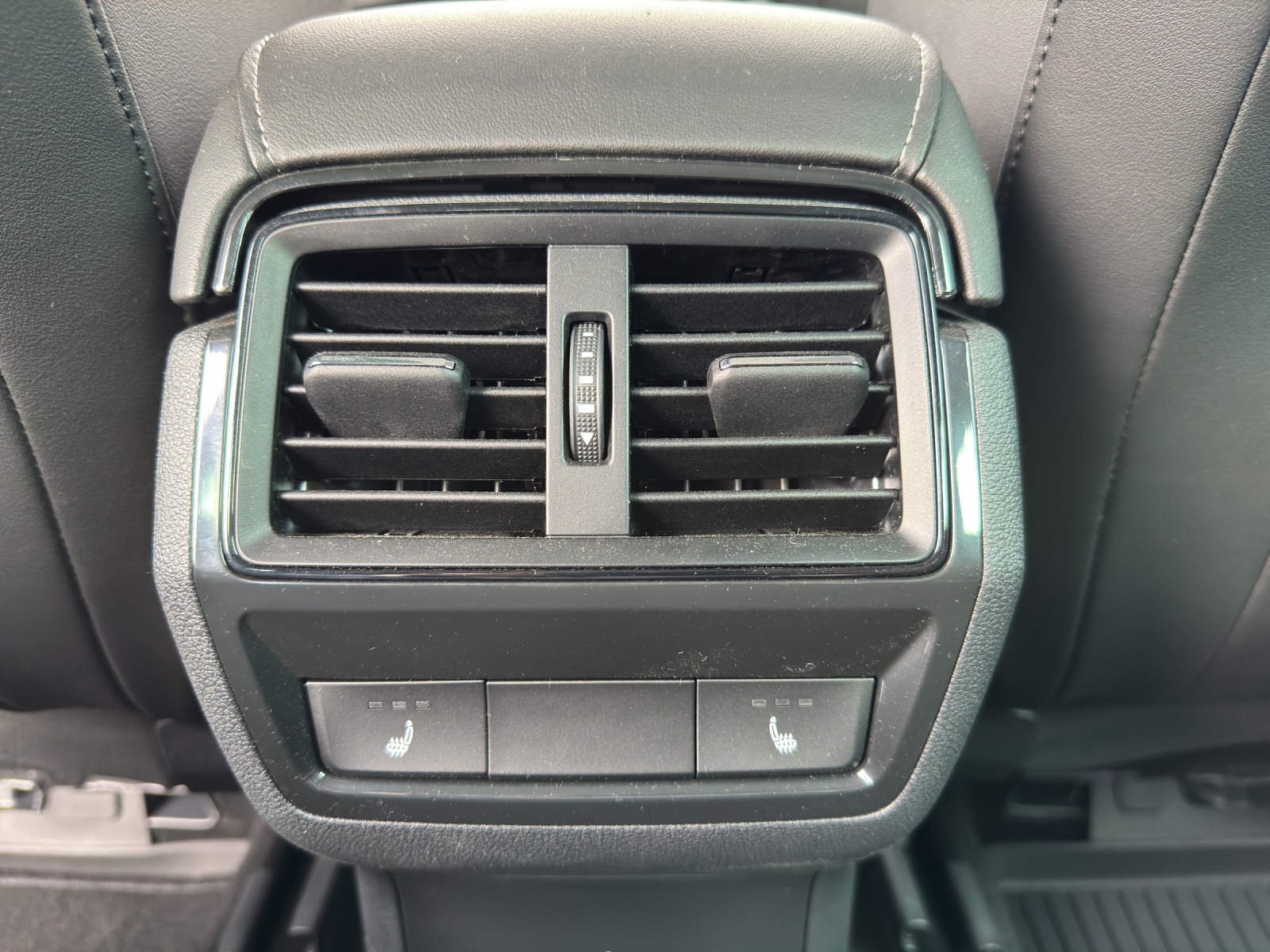 SKODA Karoq 2.0 TDI CR Sport Line 4x4 DSG-image-14