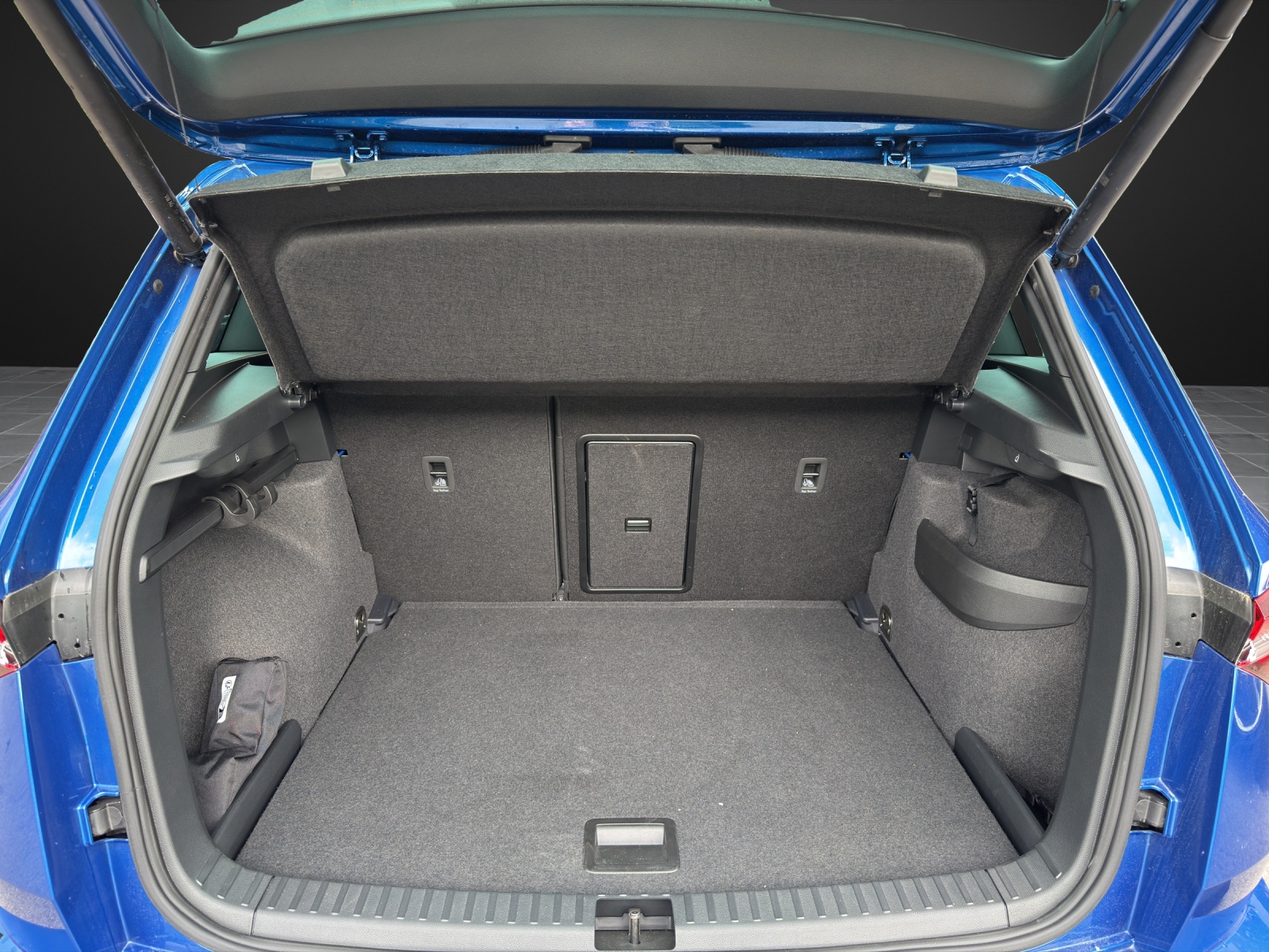 SKODA Karoq 2.0 TDI CR Sport Line 4x4 DSG-image-12
