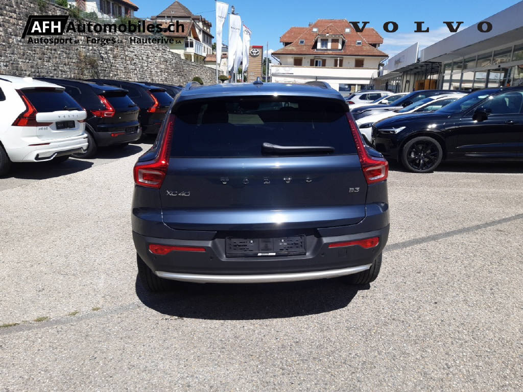 VOLVO XC40 2.0 B3 MH Core-showroom-element-3