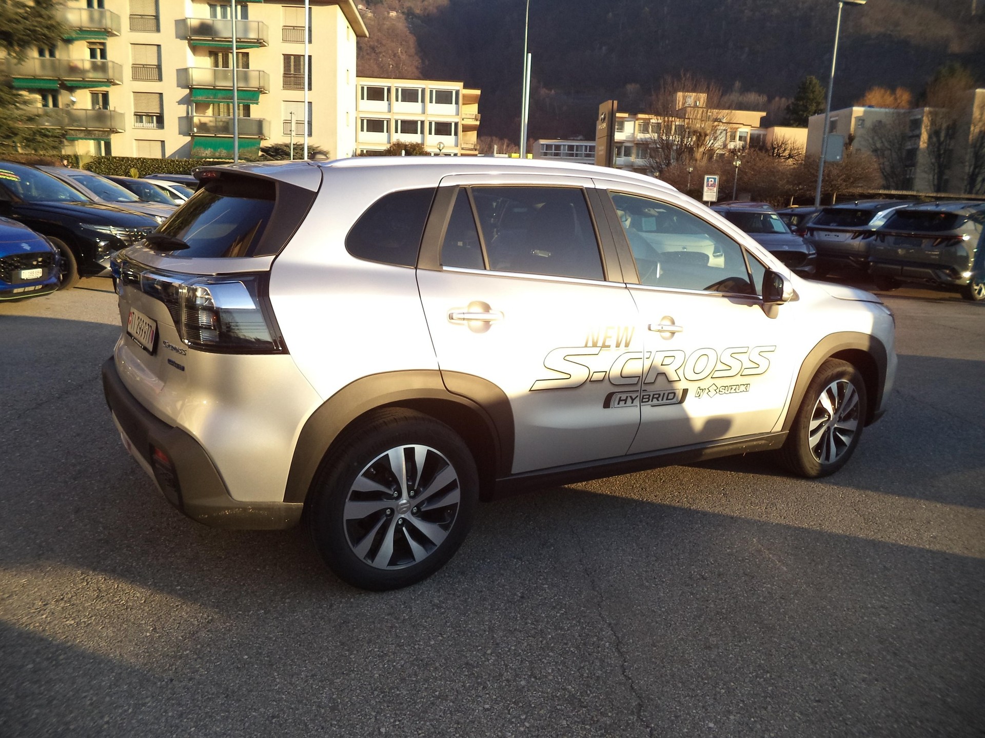 SUZUKI S-Cross 1.5 Compact Top Hybrid 4x4-showroom-element-2
