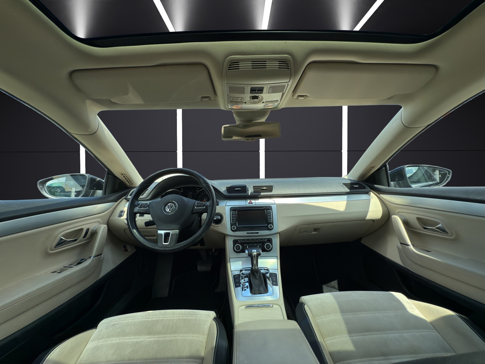 VW Passat CC 2.0D 4M-image-12