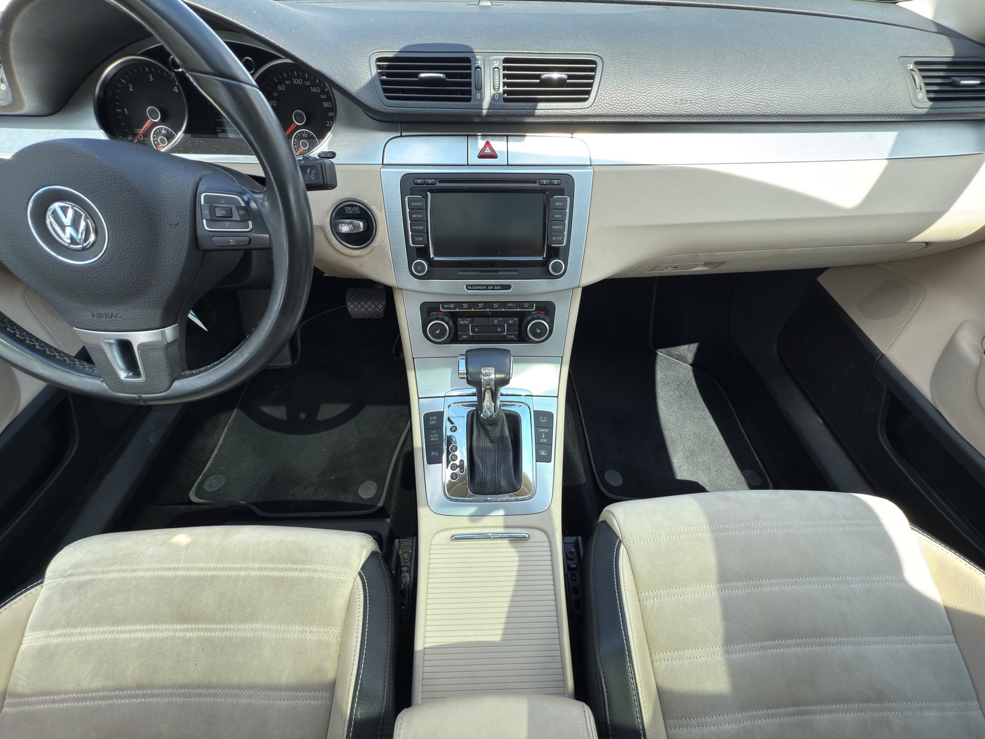 VW Passat CC 2.0D 4M-image-13