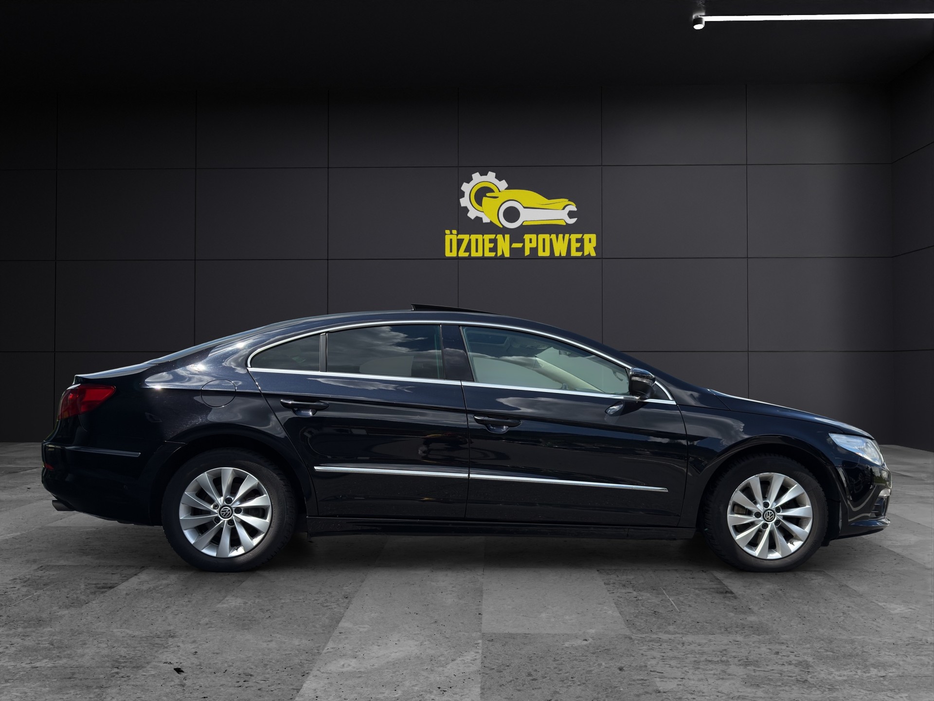 VW Passat CC 2.0D 4M-image-3