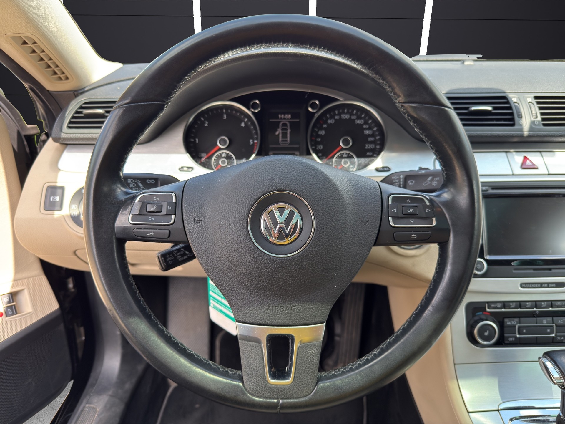 VW Passat CC 2.0D 4M-image-14