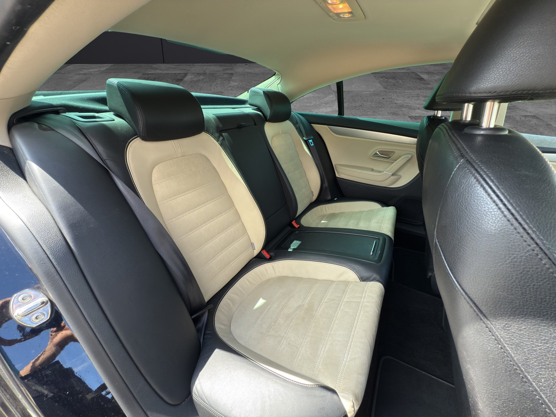 VW Passat CC 2.0D 4M-image-9