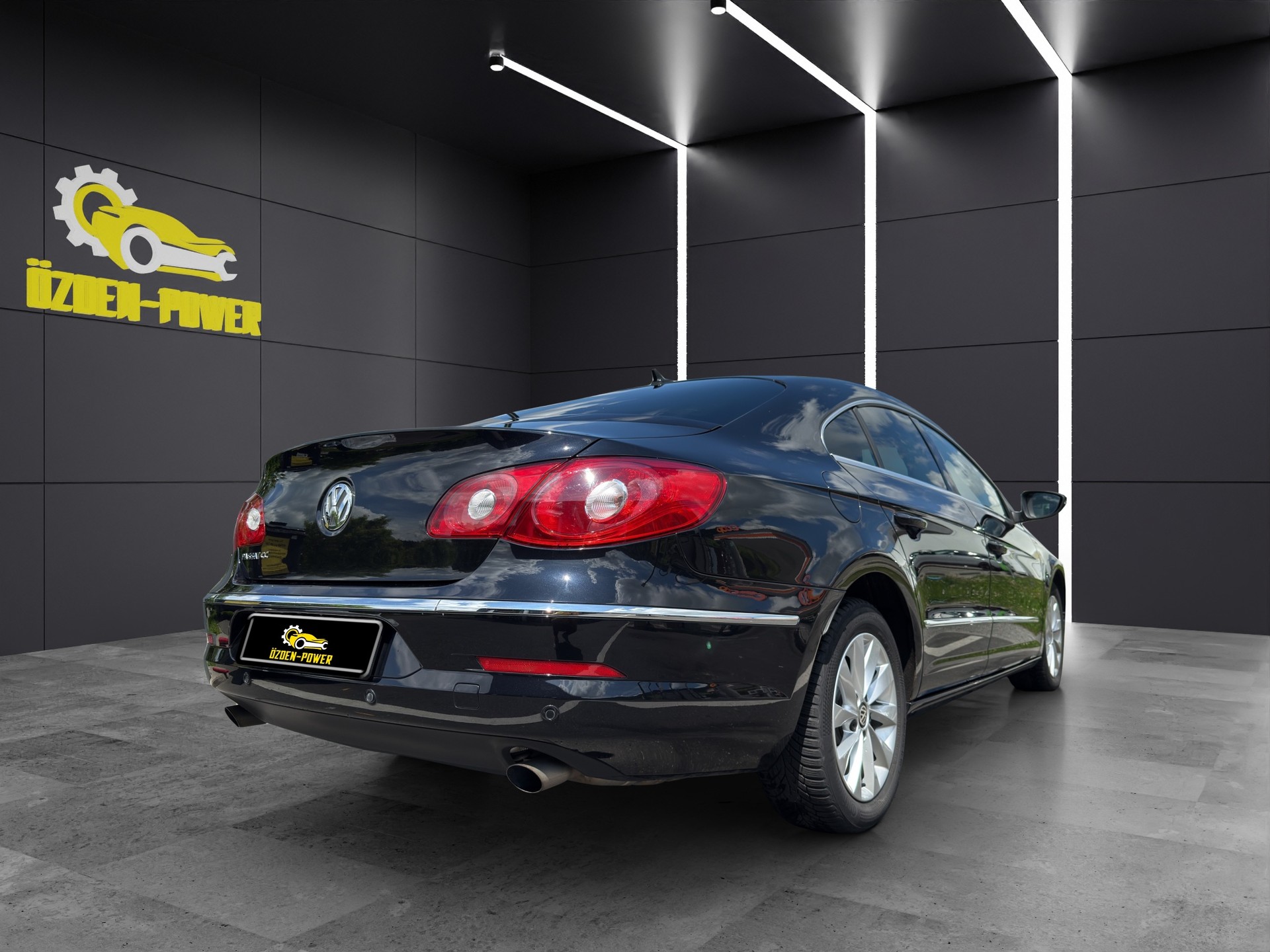 VW Passat CC 2.0D 4M-image-4