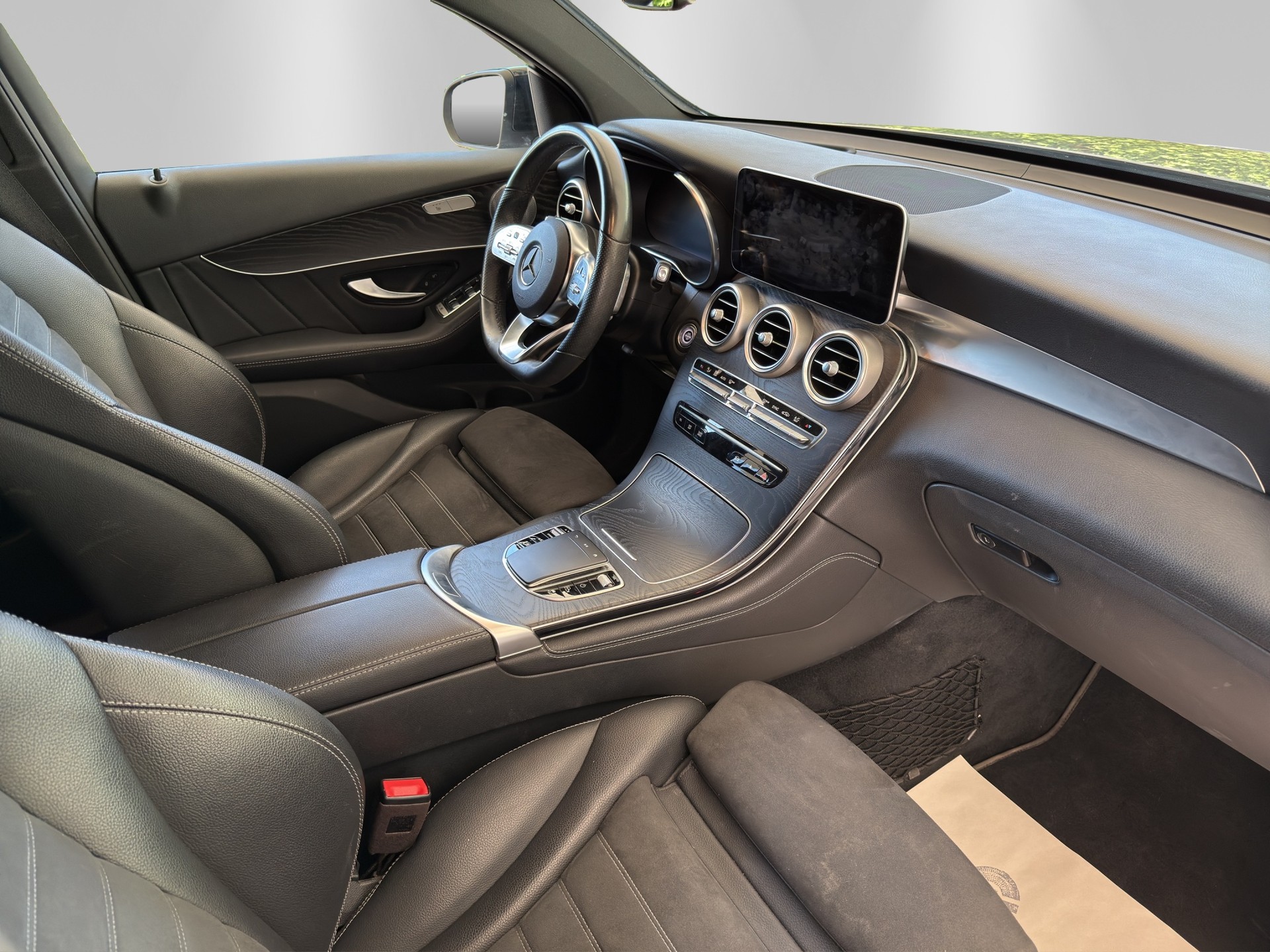 MERCEDES-BENZ GLC Coupé 200 AMG Line 4Matic 9G-Tronic-image-14