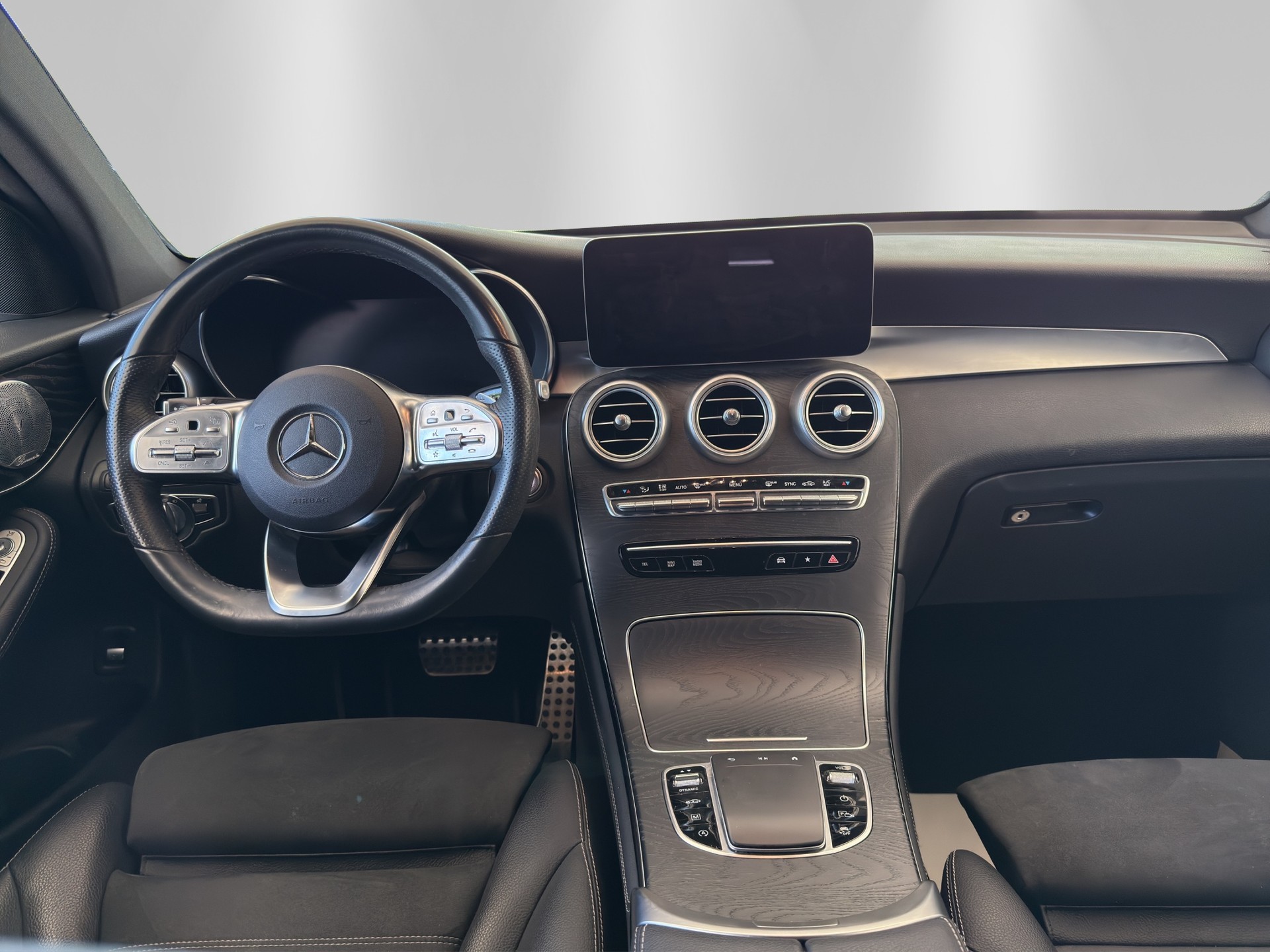 MERCEDES-BENZ GLC Coupé 200 AMG Line 4Matic 9G-Tronic-image-9