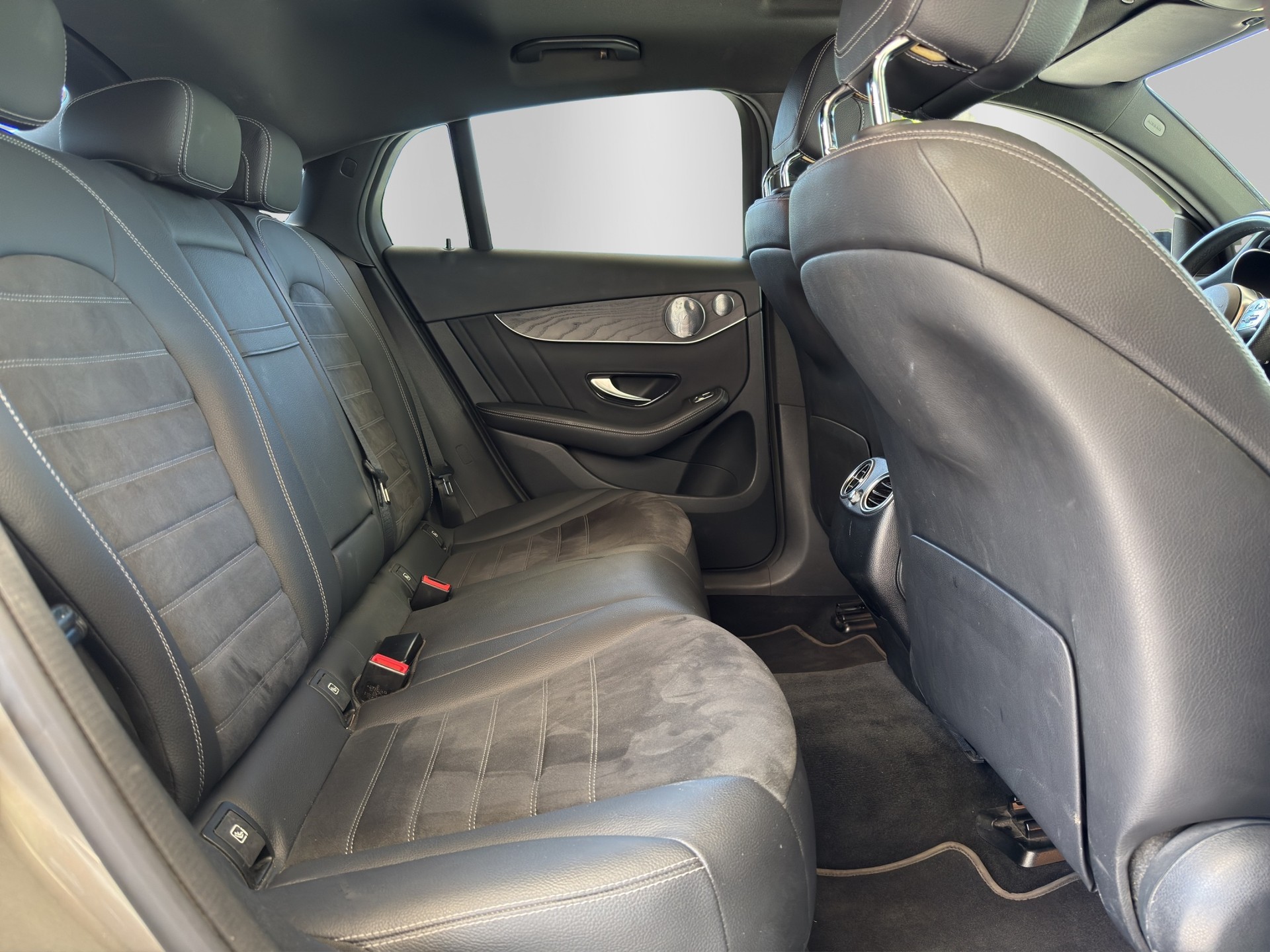 MERCEDES-BENZ GLC Coupé 200 AMG Line 4Matic 9G-Tronic-image-16